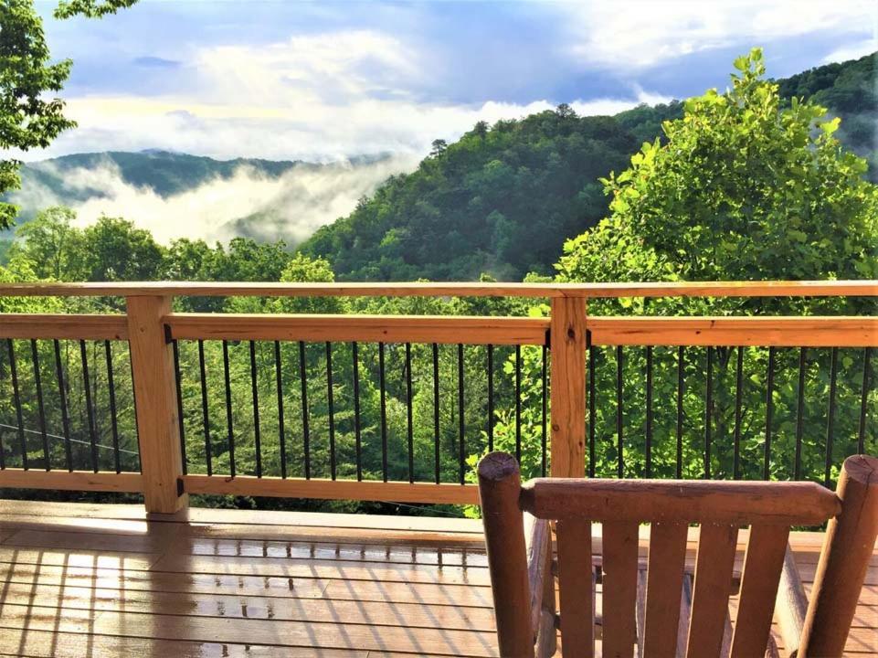 A Mountain Haven By Colonial * Pigeon Forge