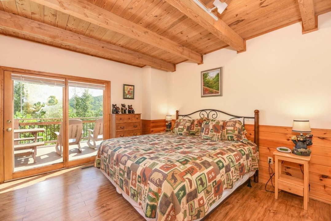 A Mountain Haven By Colonial Holiday home Pigeon Forge