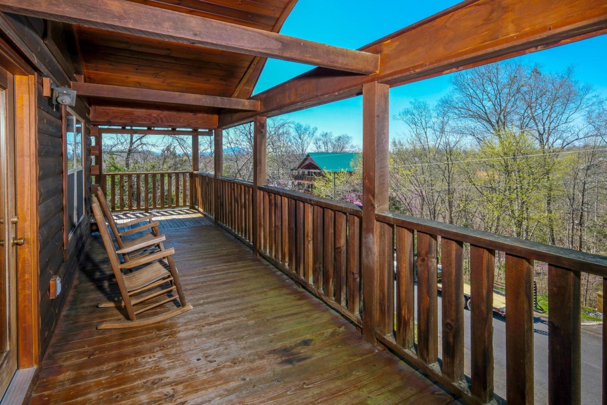 Spacious 6br Views Gameroom Theater Hot Tub Free Attraction Tickets *