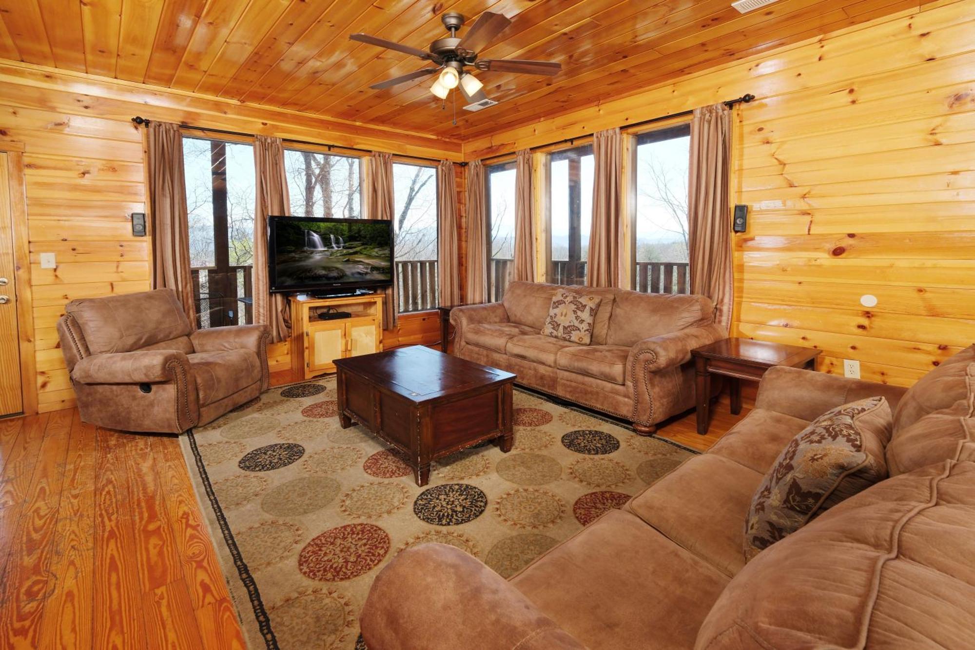 Spacious 6br Views Gameroom Theater Hot Tub Free Attraction Tickets