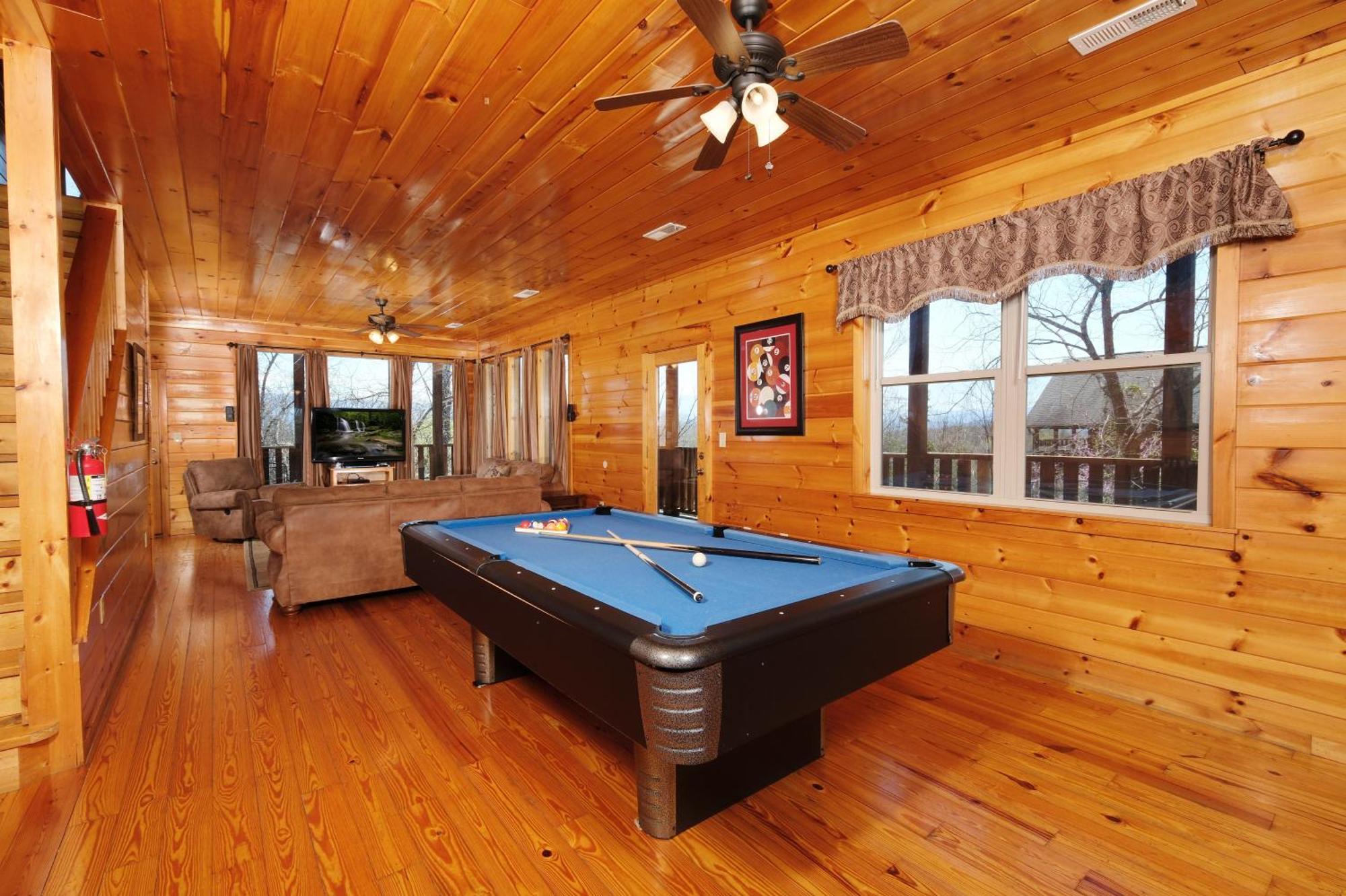 Spacious 6br Views Gameroom Theater Hot Tub Free Attraction Tickets Holiday home *
