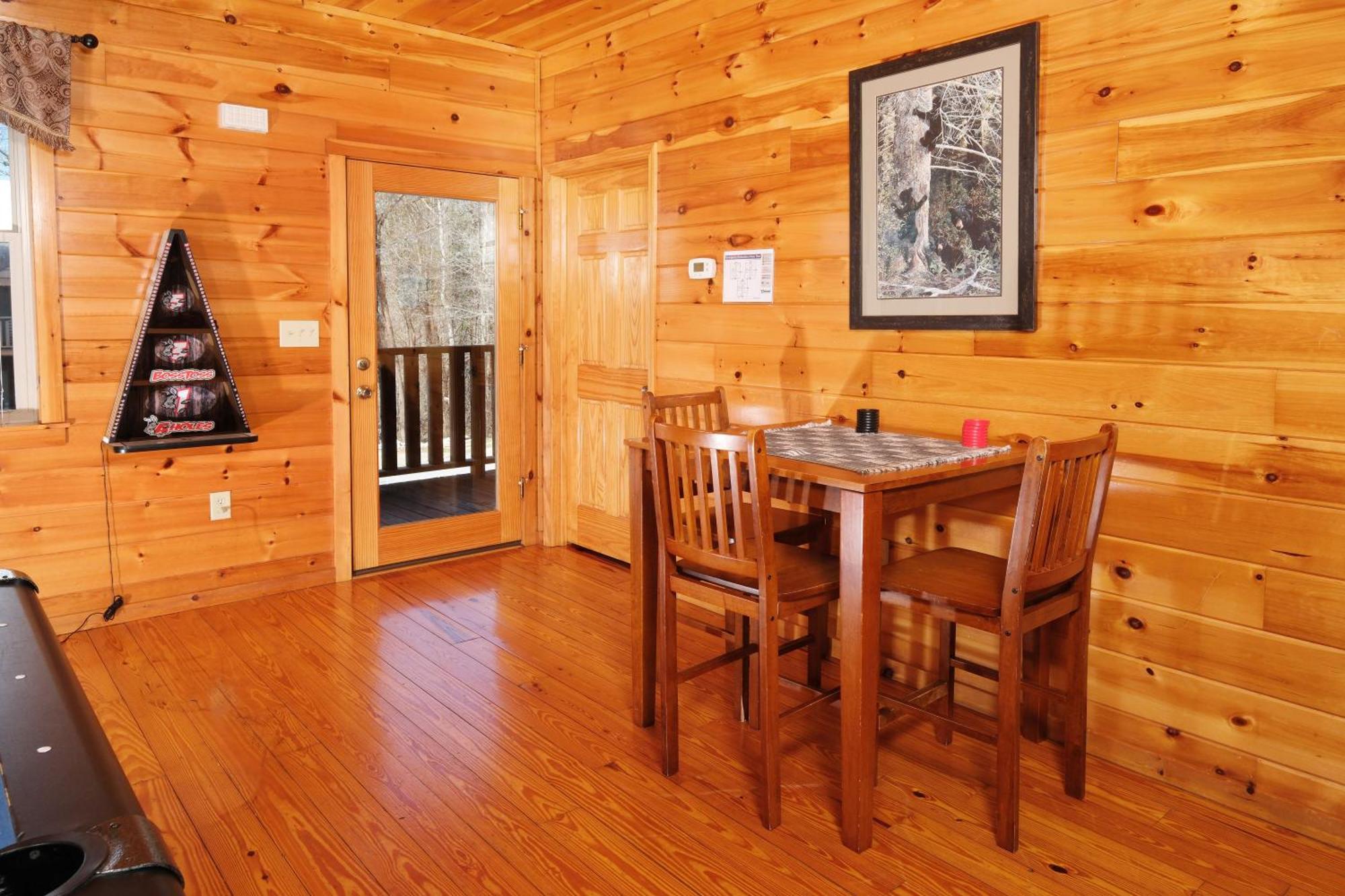 Holiday home Spacious 6br Views Gameroom Theater Hot Tub Free Attraction Tickets Pigeon Forge