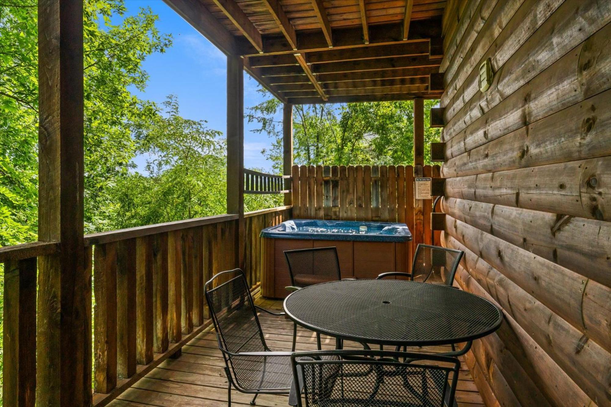 Spacious 6br Views Gameroom Theater Hot Tub Free Attraction Tickets Holiday home *