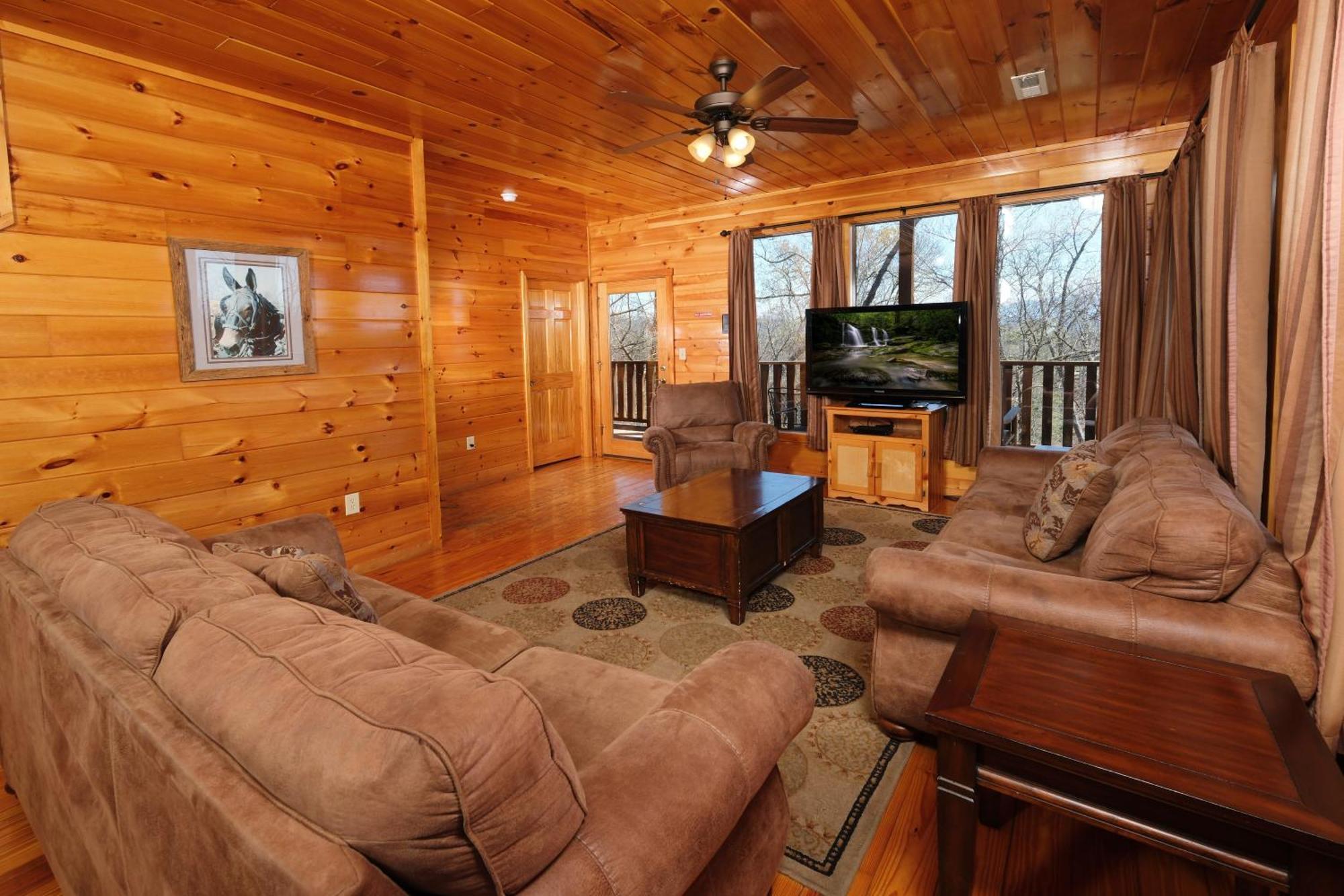 Spacious 6br Views Gameroom Theater Hot Tub Free Attraction Tickets *