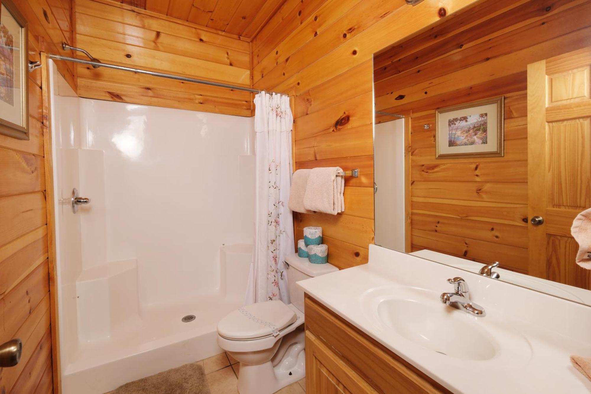Spacious 6br Views Gameroom Theater Hot Tub Free Attraction Tickets Holiday home *