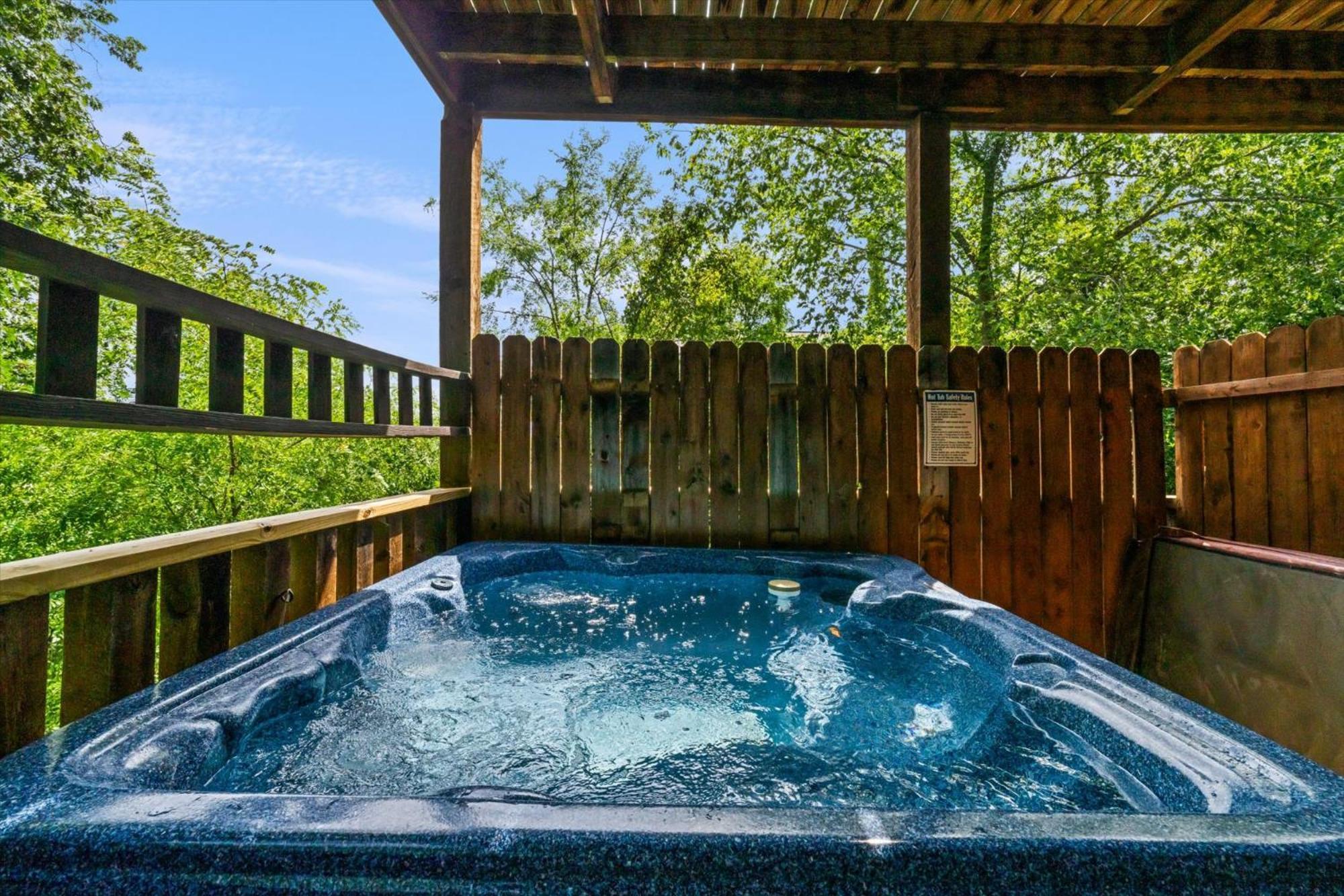 Holiday home Spacious 6br Views Gameroom Theater Hot Tub Free Attraction Tickets Pigeon Forge