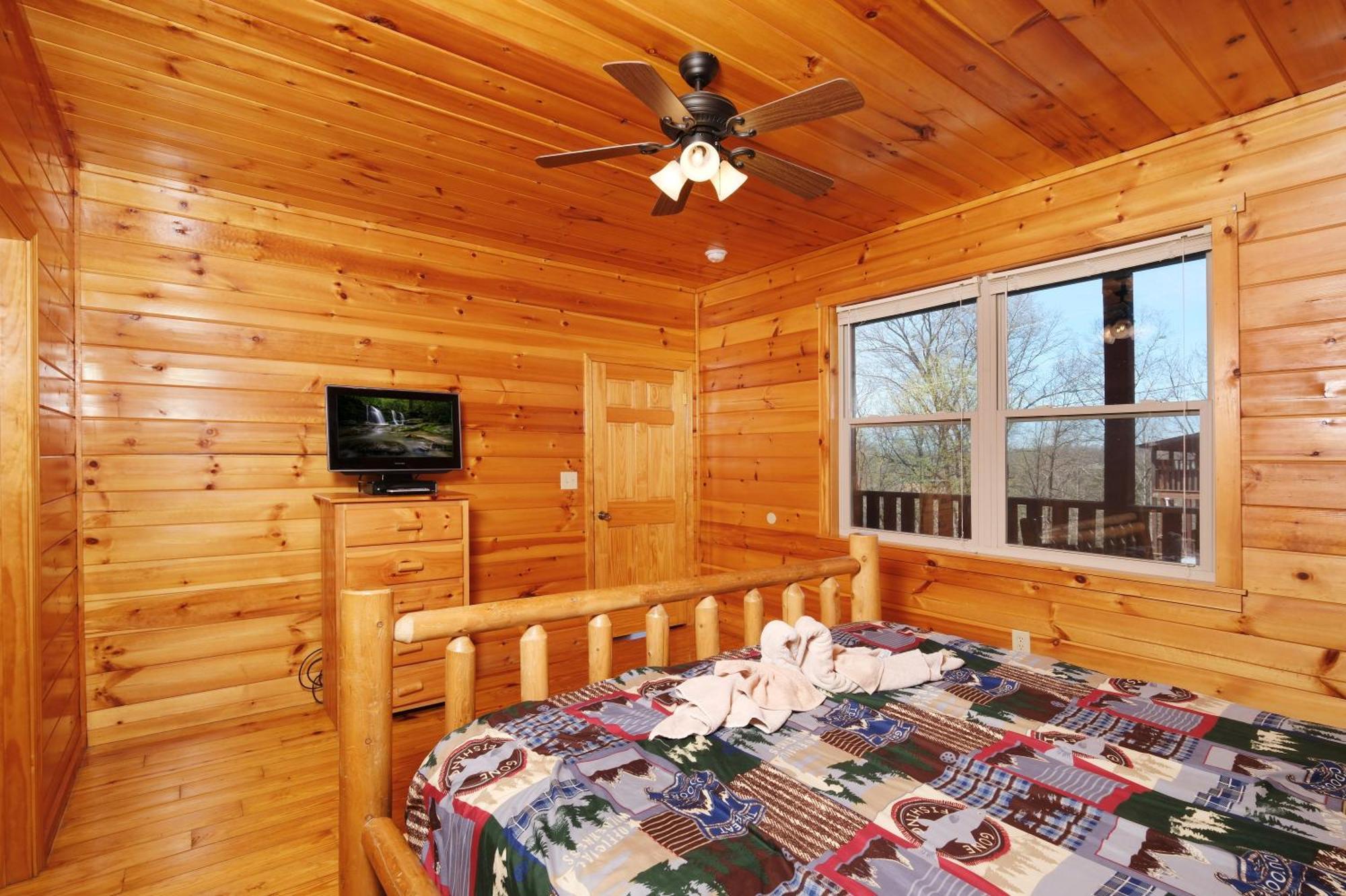 Holiday home Spacious 6br Views Gameroom Theater Hot Tub Free Attraction Tickets Pigeon Forge