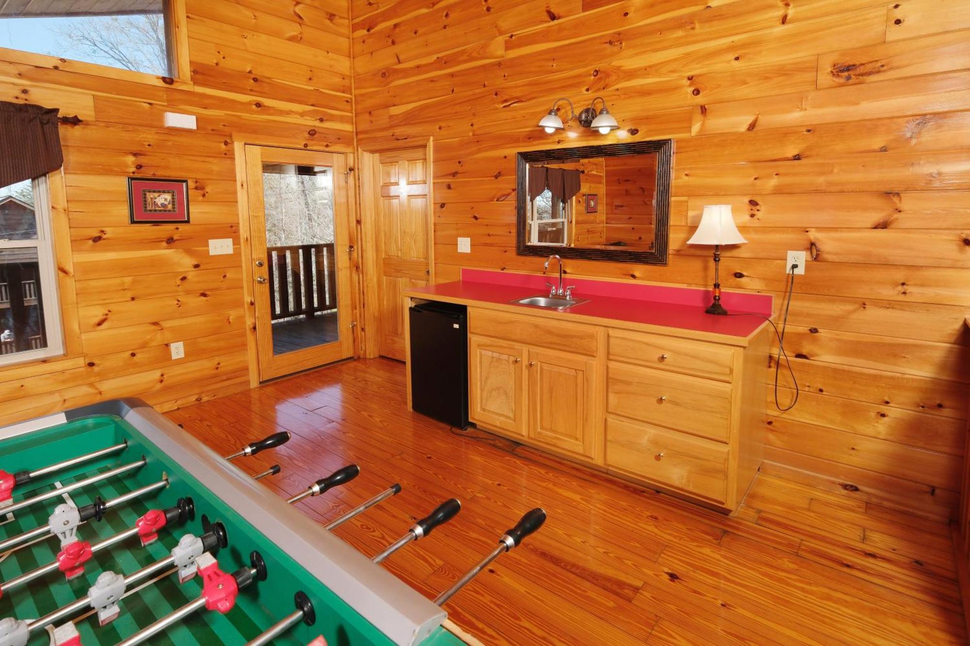 Spacious 6br Views Gameroom Theater Hot Tub Free Attraction Tickets *