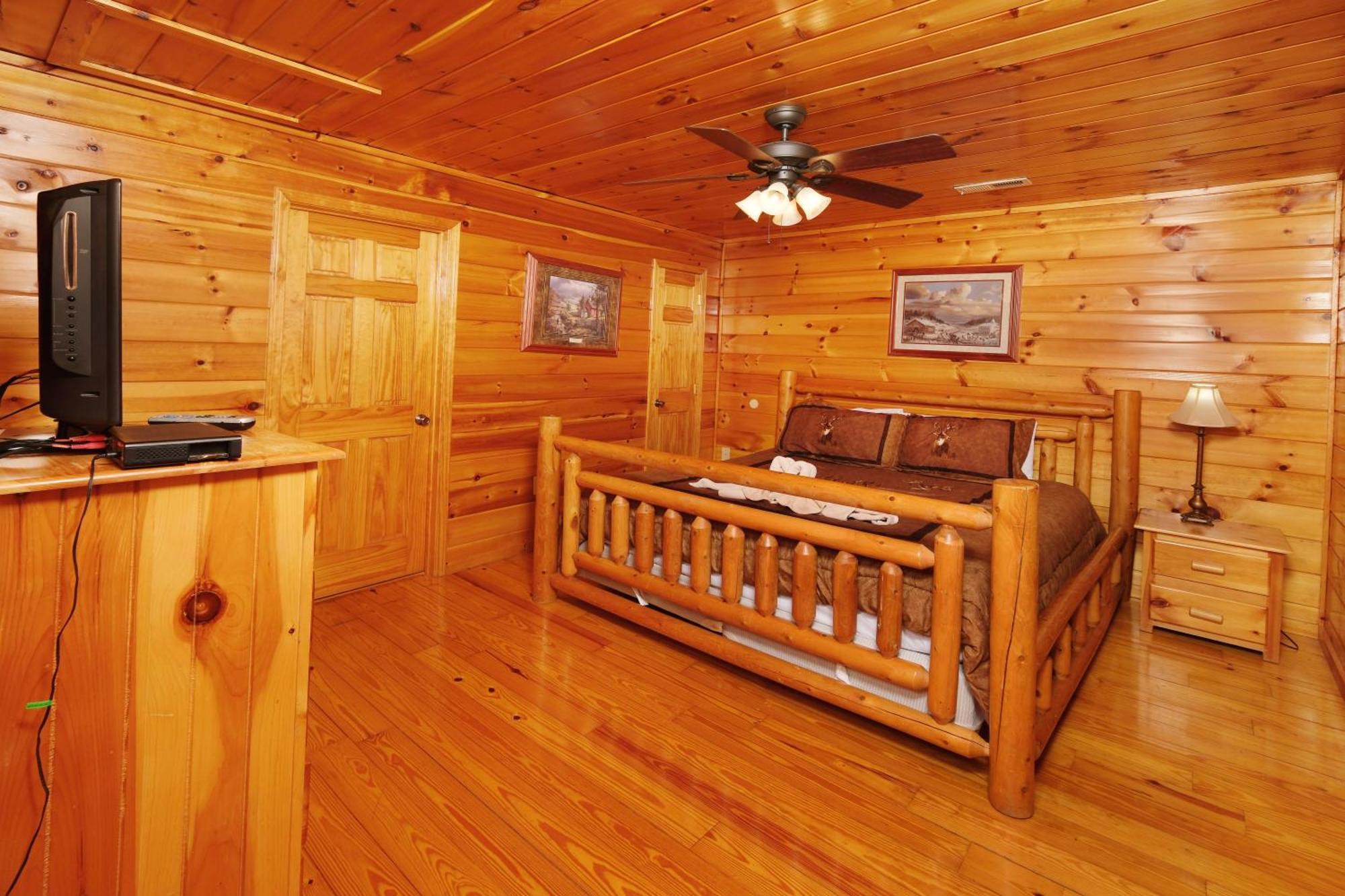 Spacious 6br Views Gameroom Theater Hot Tub Free Attraction Tickets *