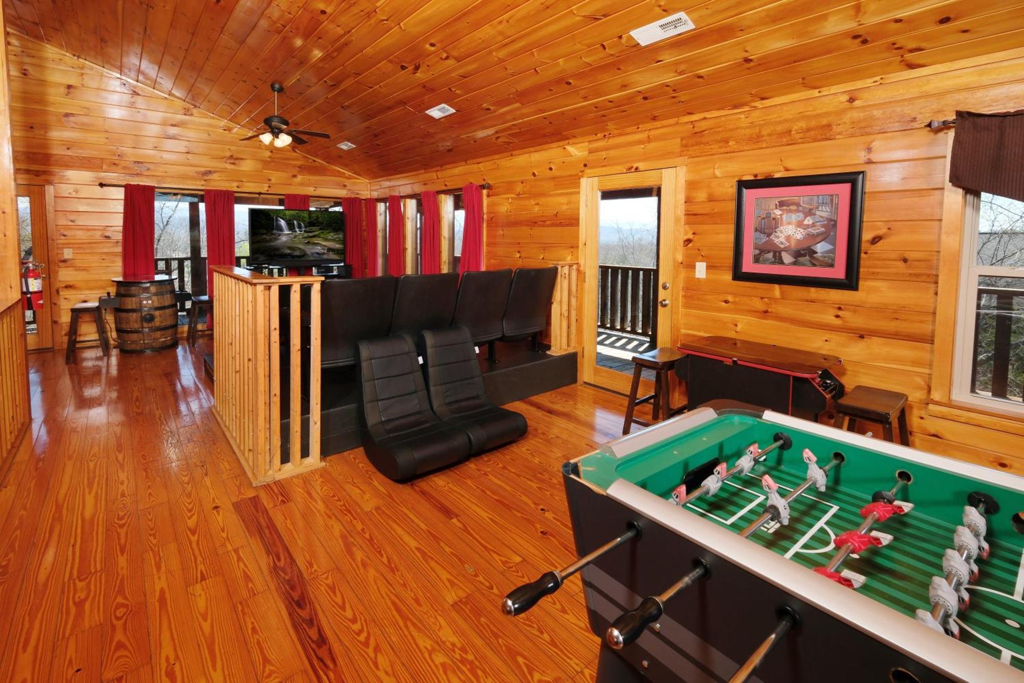 Spacious 6br Views Gameroom Theater Hot Tub Free Attraction Tickets * Pigeon Forge