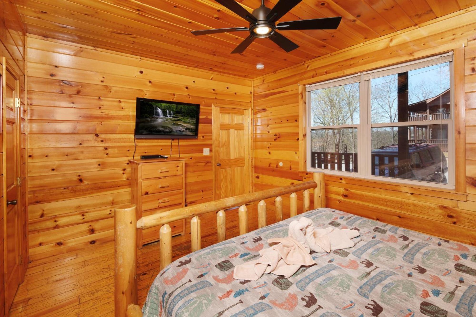 Spacious 6br Views Gameroom Theater Hot Tub Free Attraction Tickets Holiday home