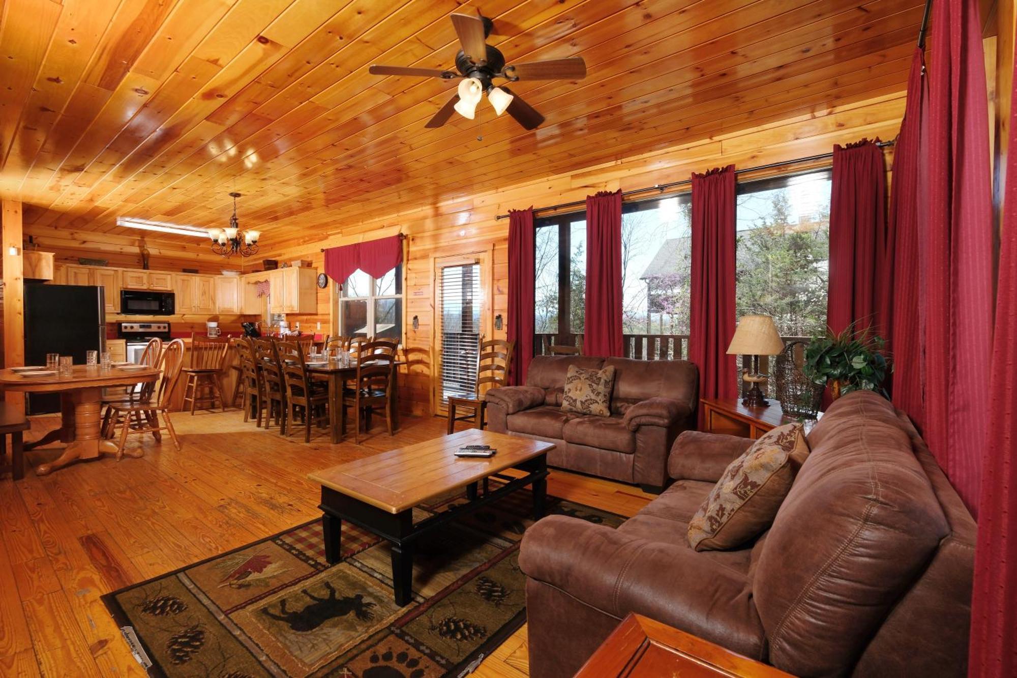 Holiday home Spacious 6br Views Gameroom Theater Hot Tub Free Attraction Tickets Pigeon Forge