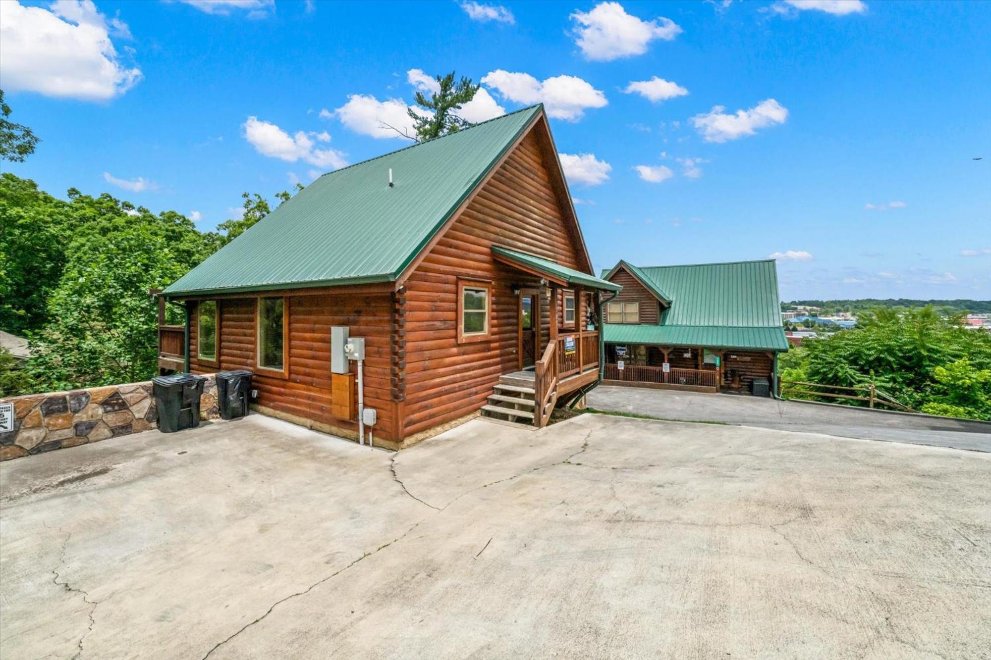 Holiday home Cozy 2br Theater Gameroom Hot Tub Free Attraction Tickets Pigeon Forge