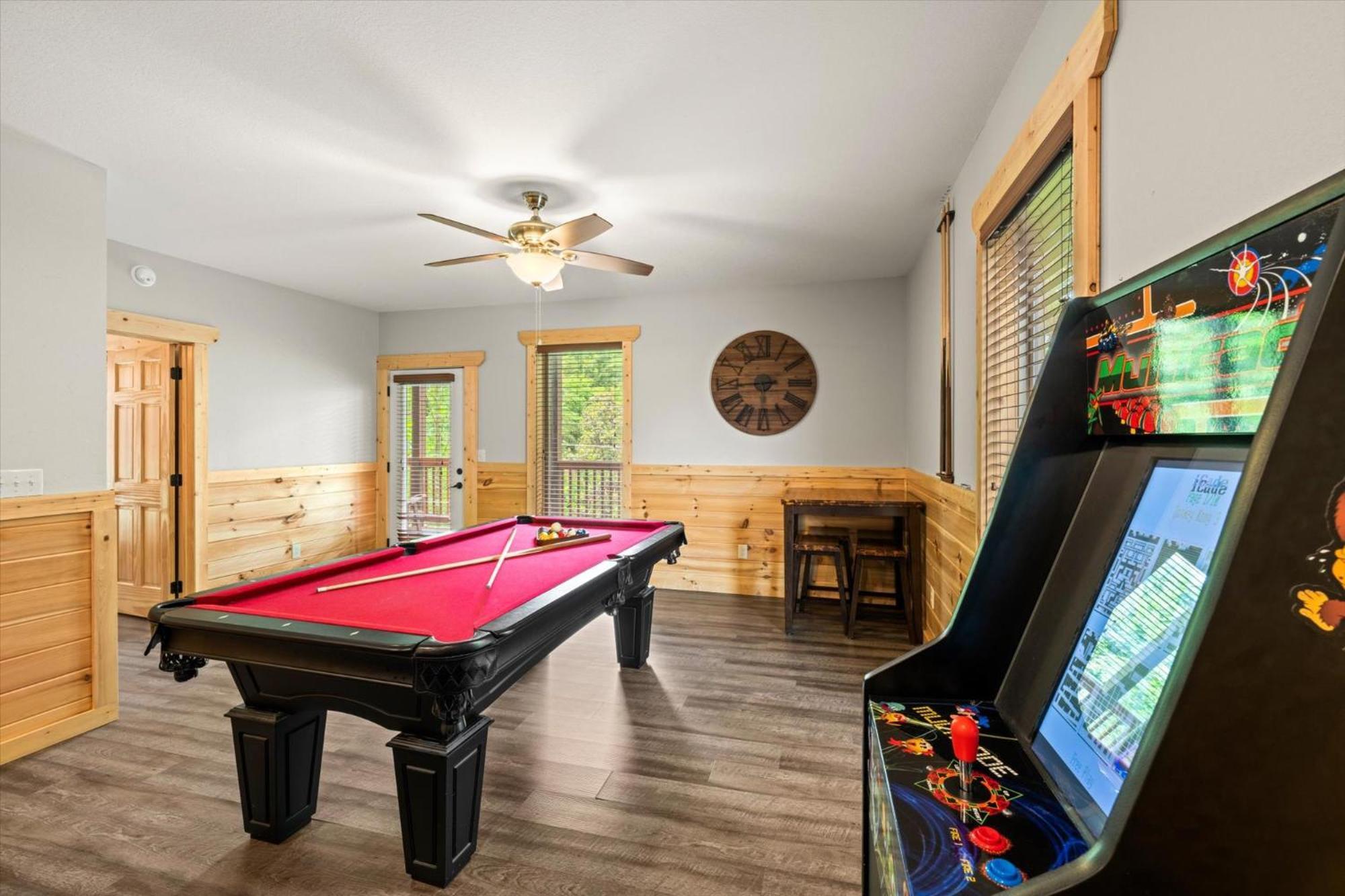 Cozy 2br Theater Gameroom Hot Tub Free Attraction Tickets