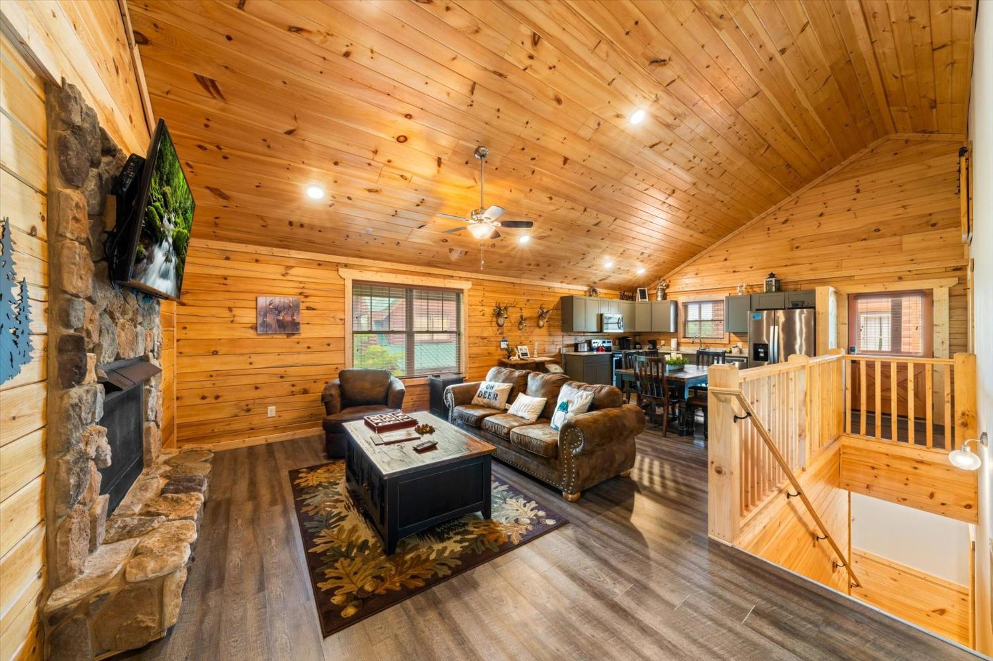 Cozy 2br Theater Gameroom Hot Tub Free Attraction Tickets