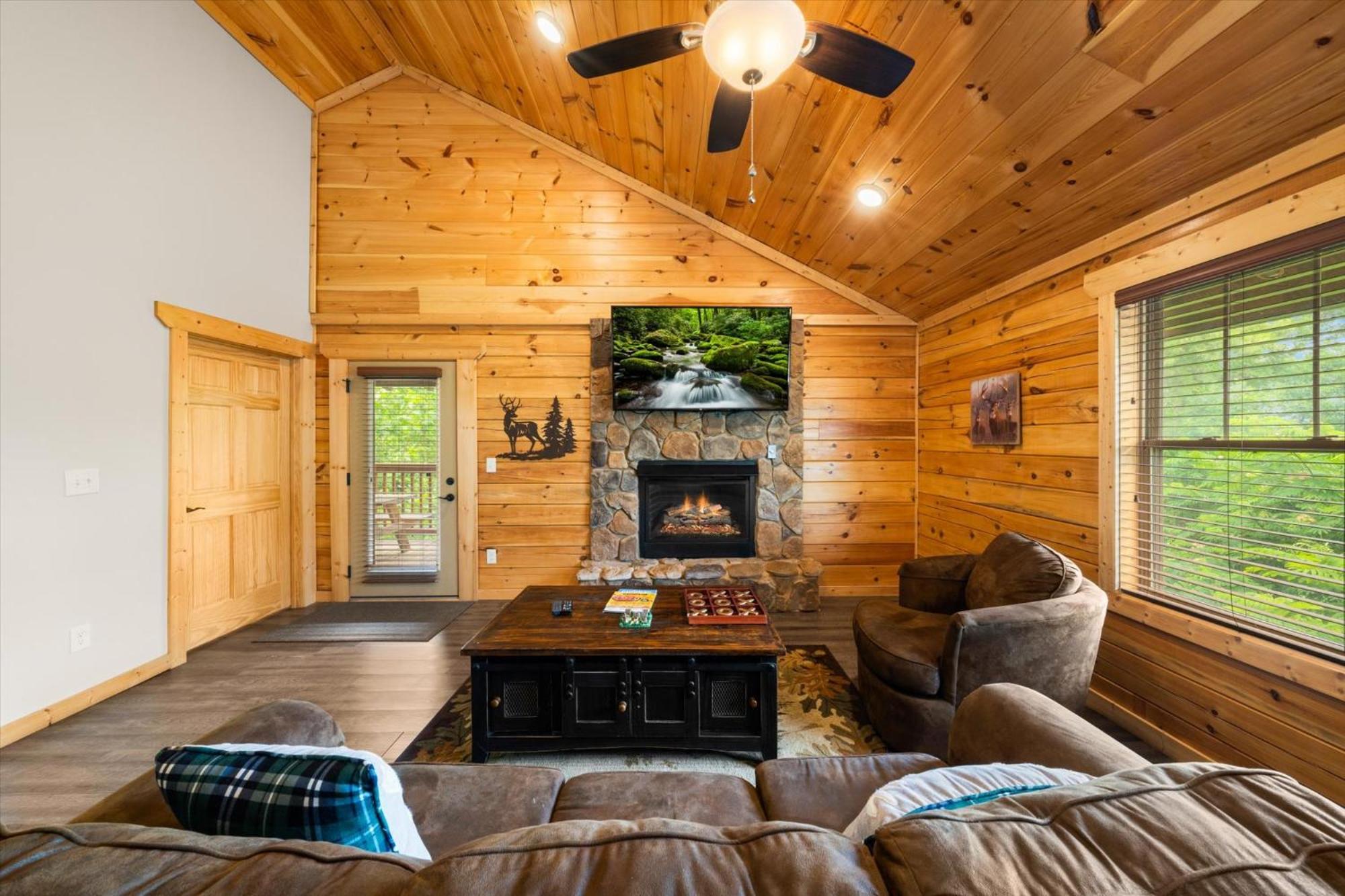 Holiday home Cozy 2br Theater Gameroom Hot Tub Free Attraction Tickets *