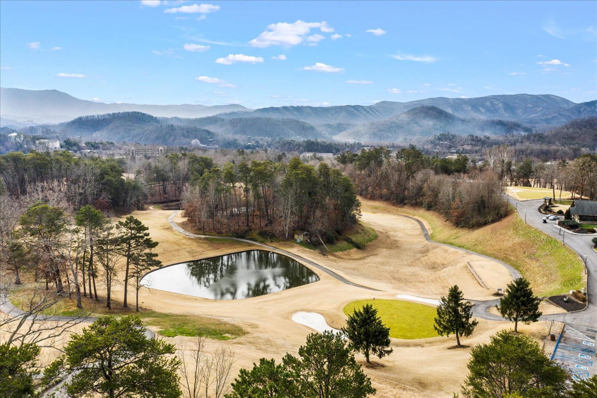 Holiday home Luxurious 1br 5 Min To Pkwy Pigeon Forge