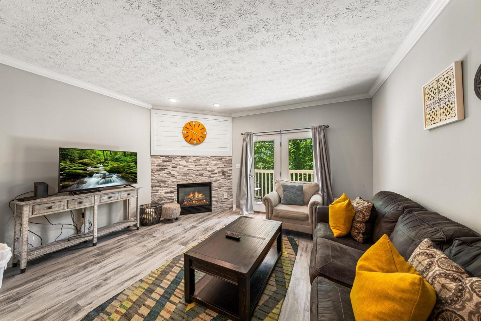 Luxurious 1br 5 Min To Pkwy Holiday home Pigeon Forge