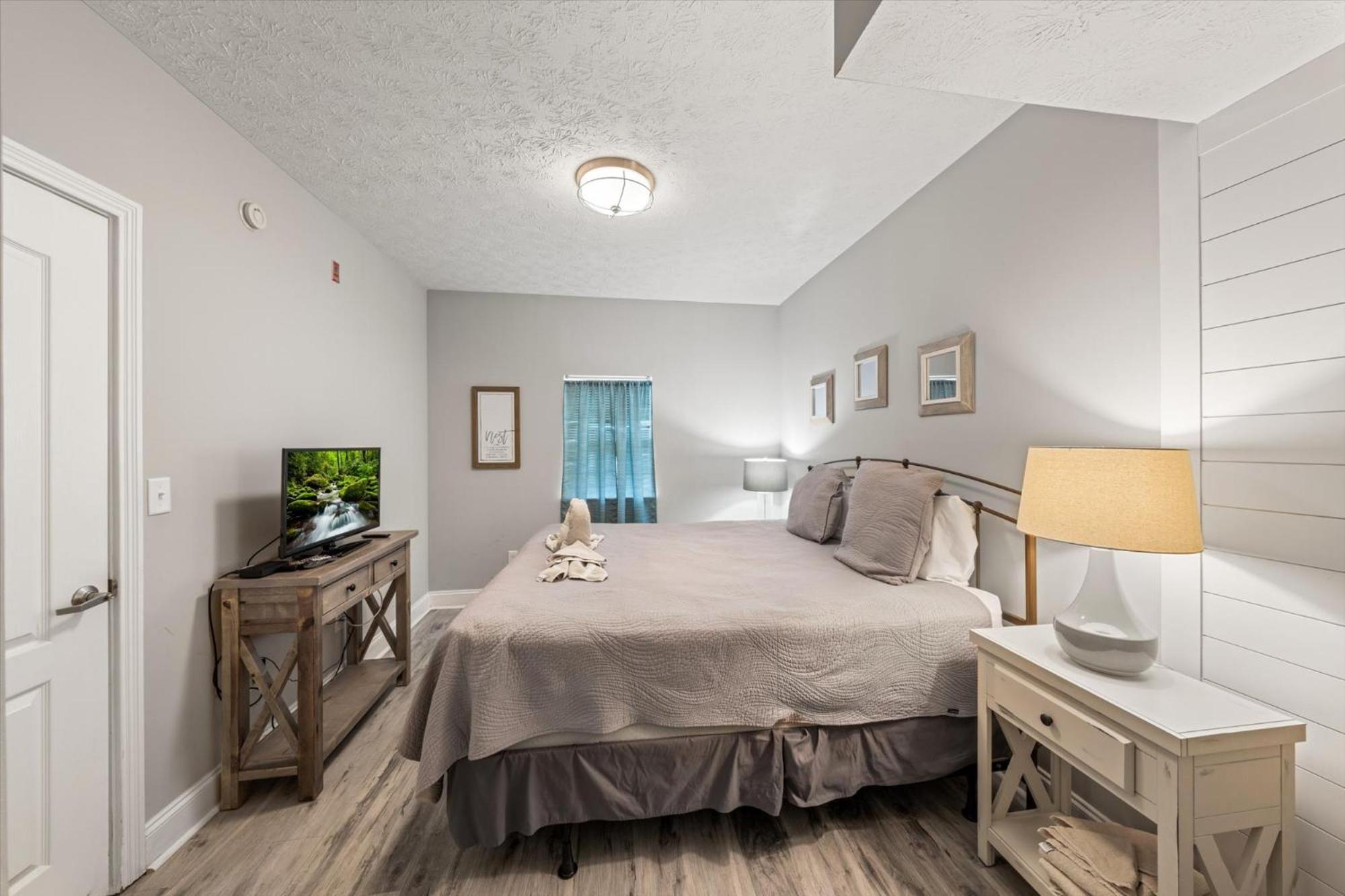 Luxurious 1br 5 Min To Pkwy * Pigeon Forge