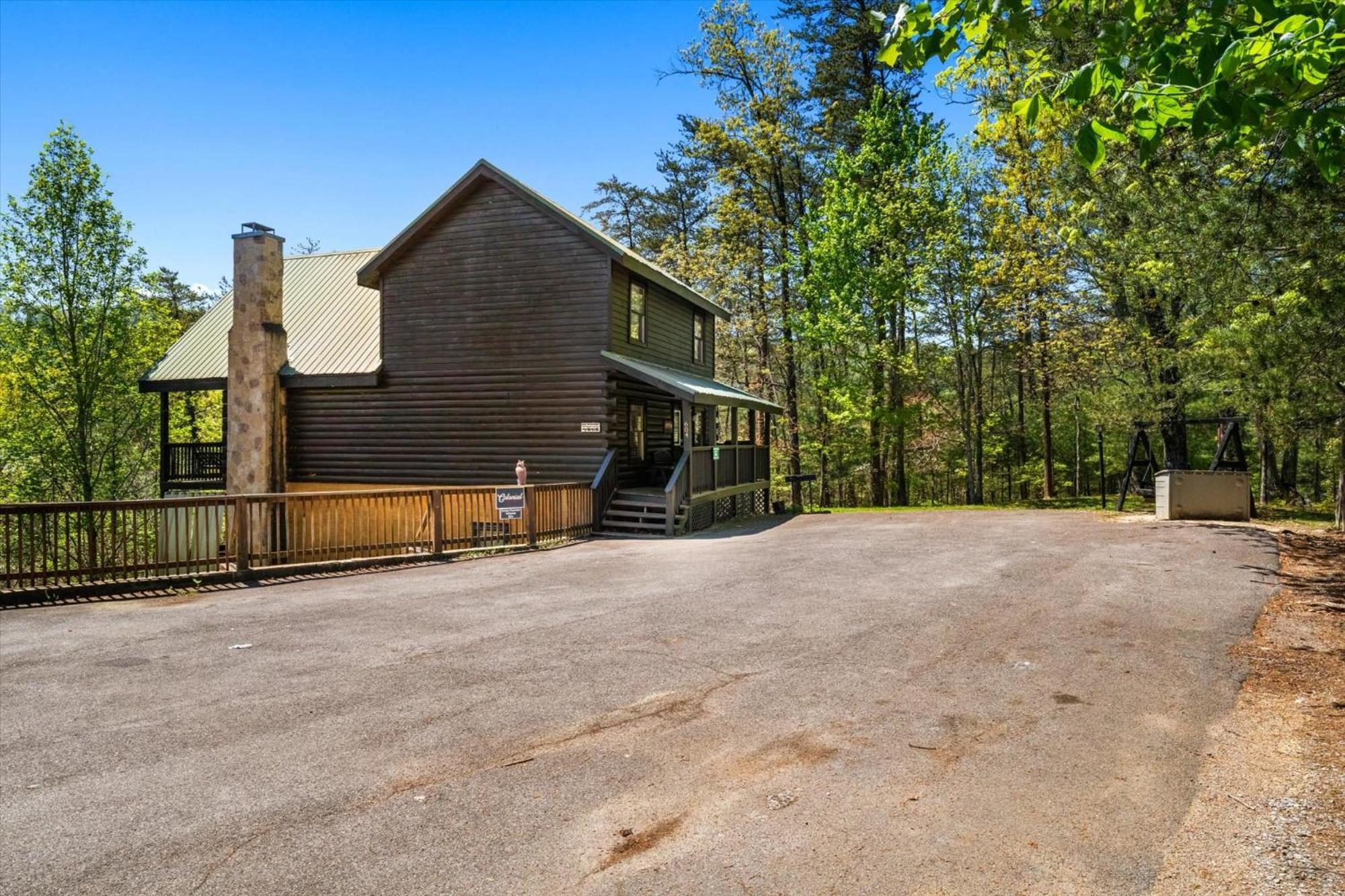 Spacious 5br 7 Min To Pkwy Hot Tub Pigeon Forge