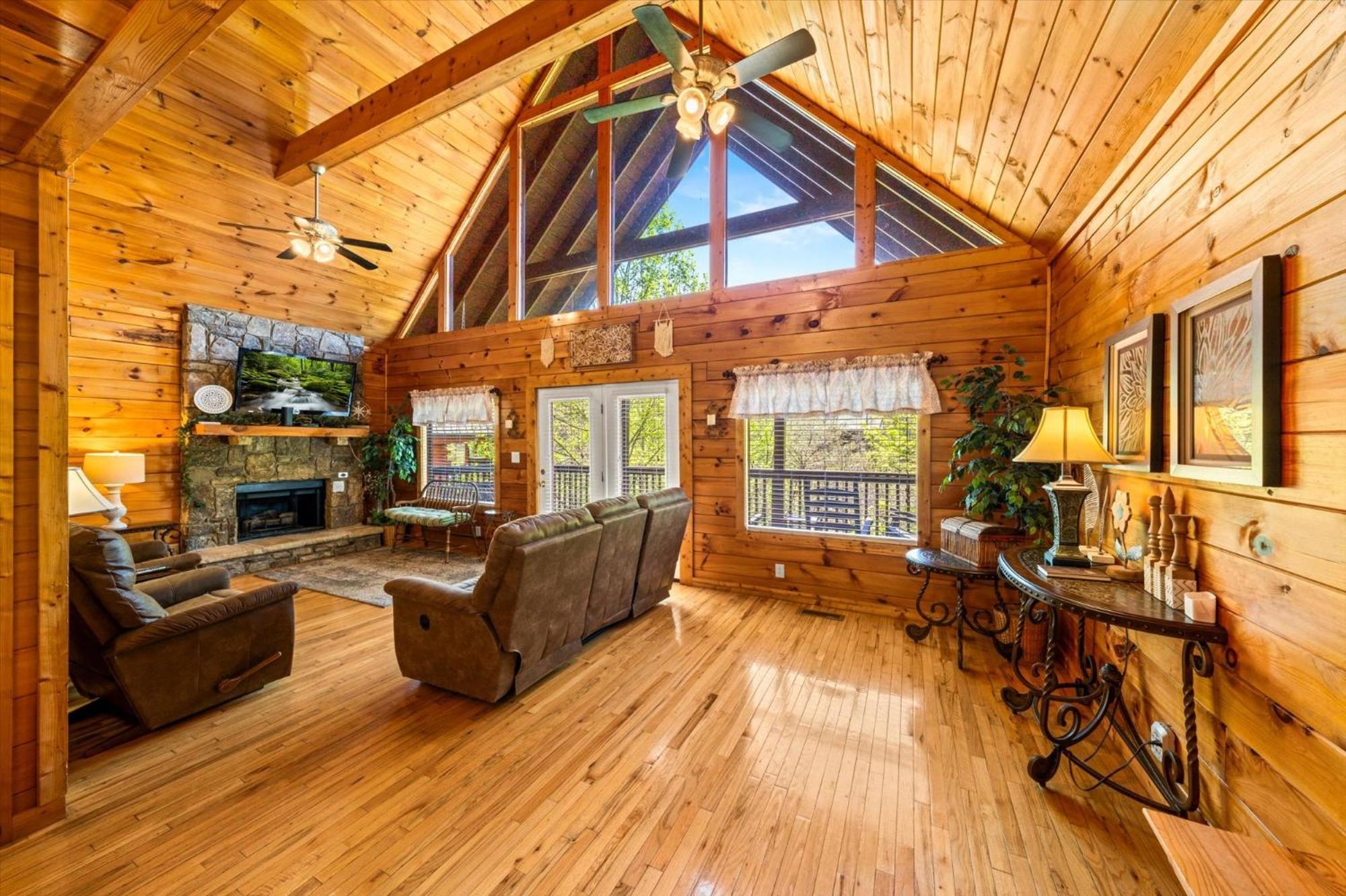 Spacious 5br 7 Min To Pkwy Hot Tub * Pigeon Forge