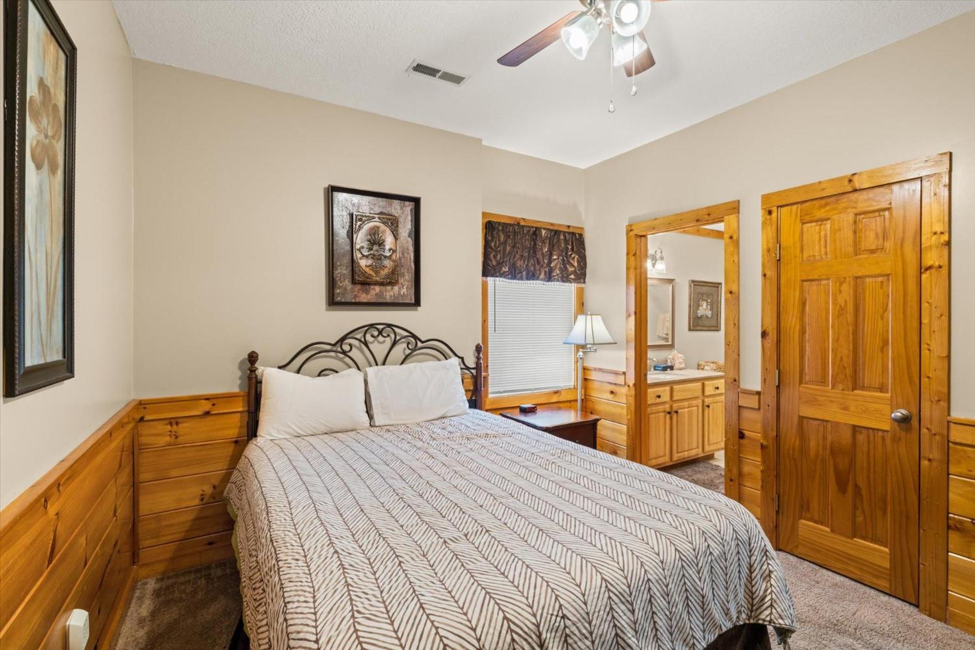 Spacious 5br 7 Min To Pkwy Hot Tub