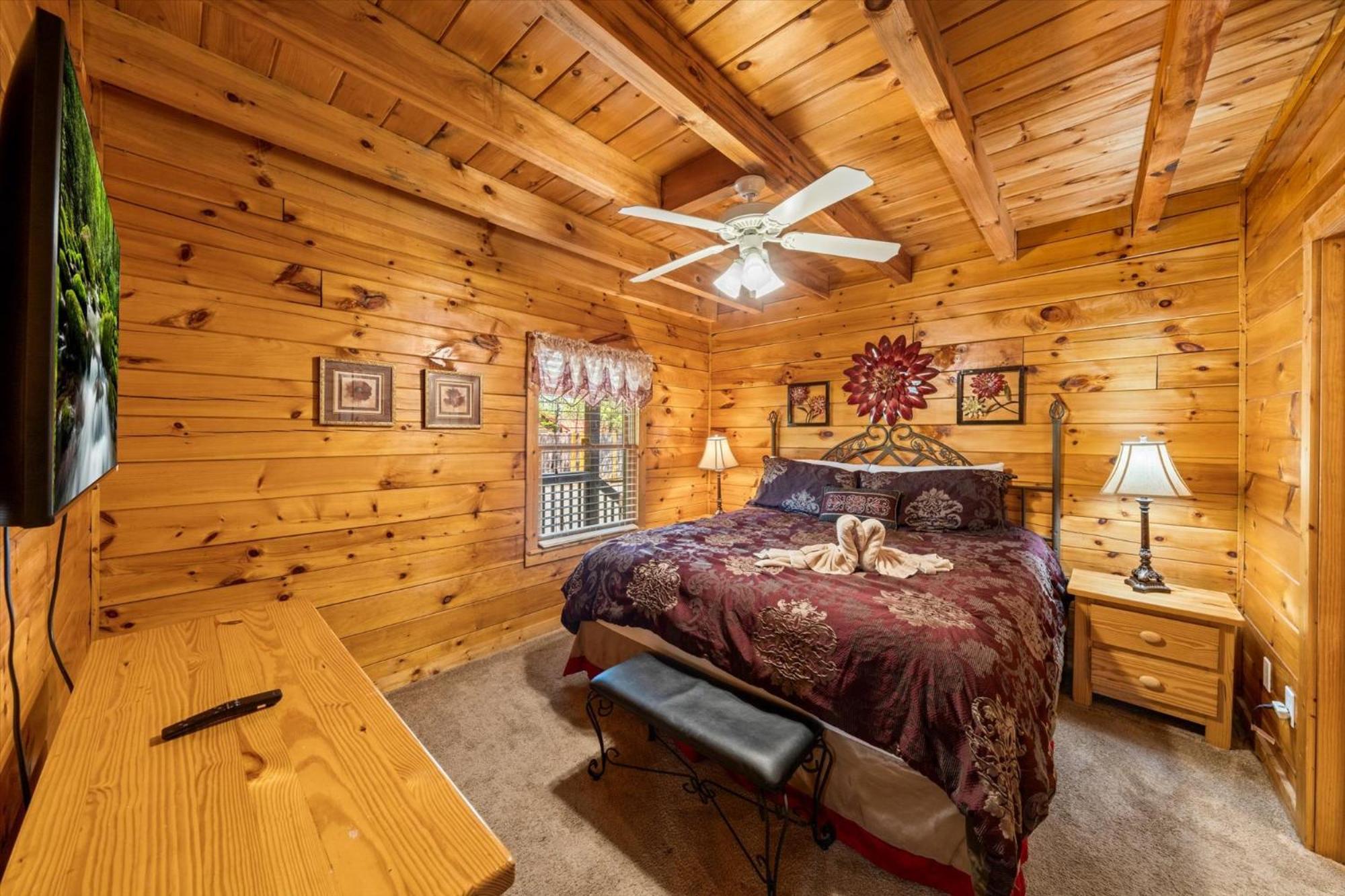 Spacious 5br 7 Min To Pkwy Hot Tub Pigeon Forge
