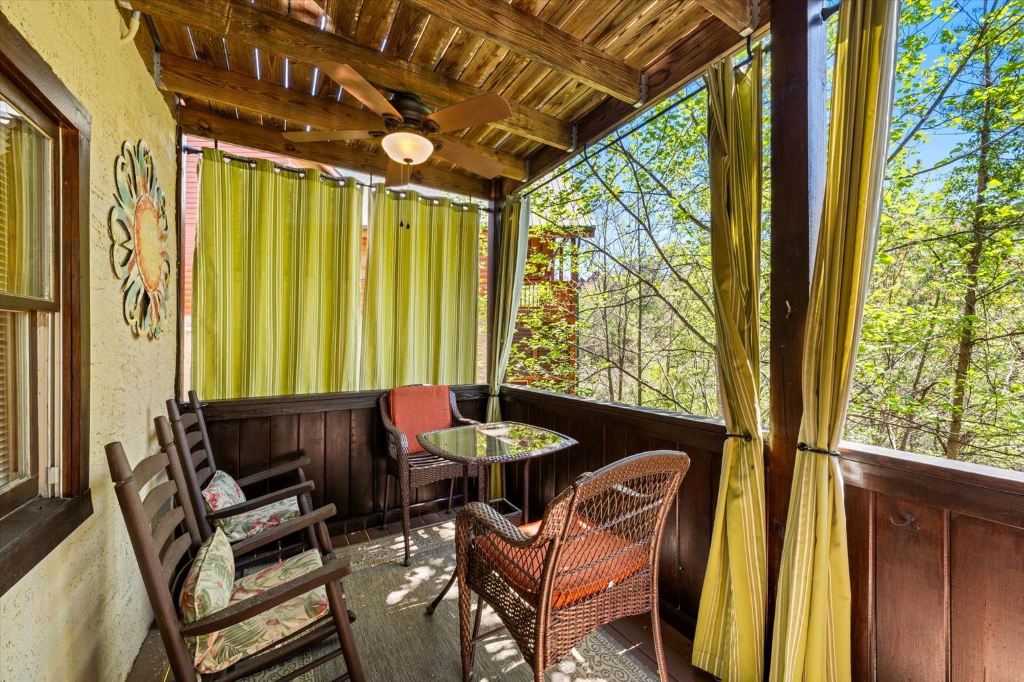 Holiday home Spacious 5br 7 Min To Pkwy Hot Tub *