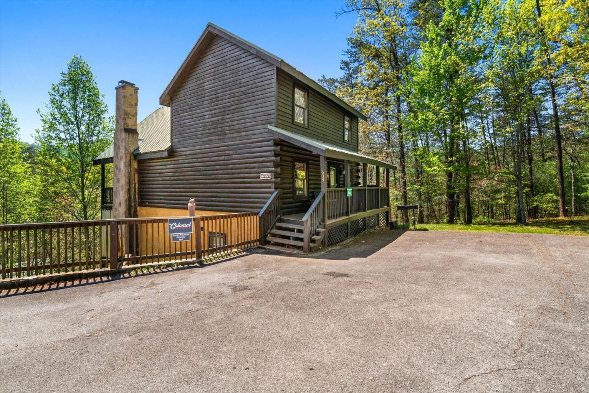 Spacious 5br 7 Min To Pkwy Hot Tub Holiday home Pigeon Forge