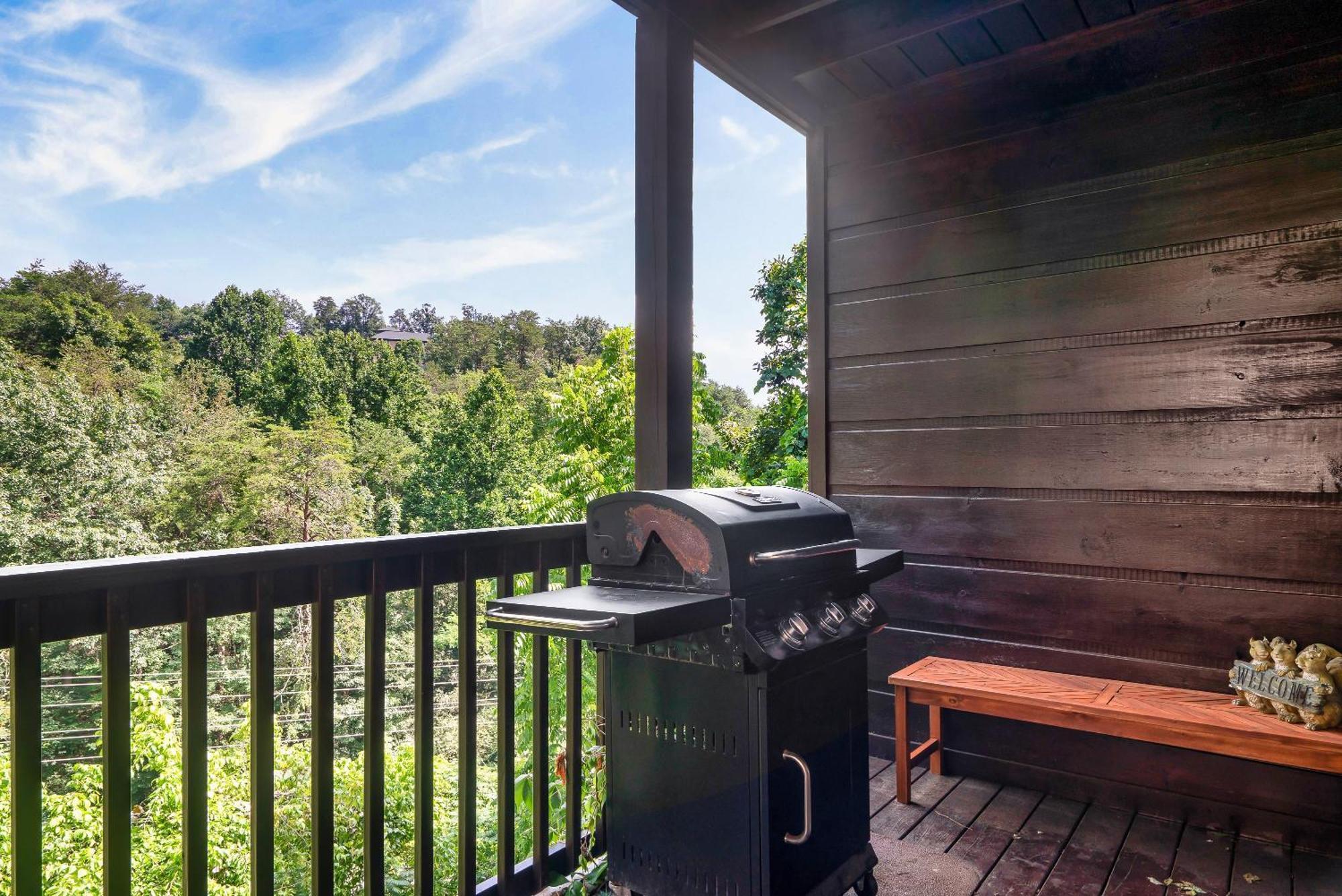 Pet Friendly 2br Just 5 Min To Pkwy! Free Attraction Tickets Holiday home Pigeon Forge