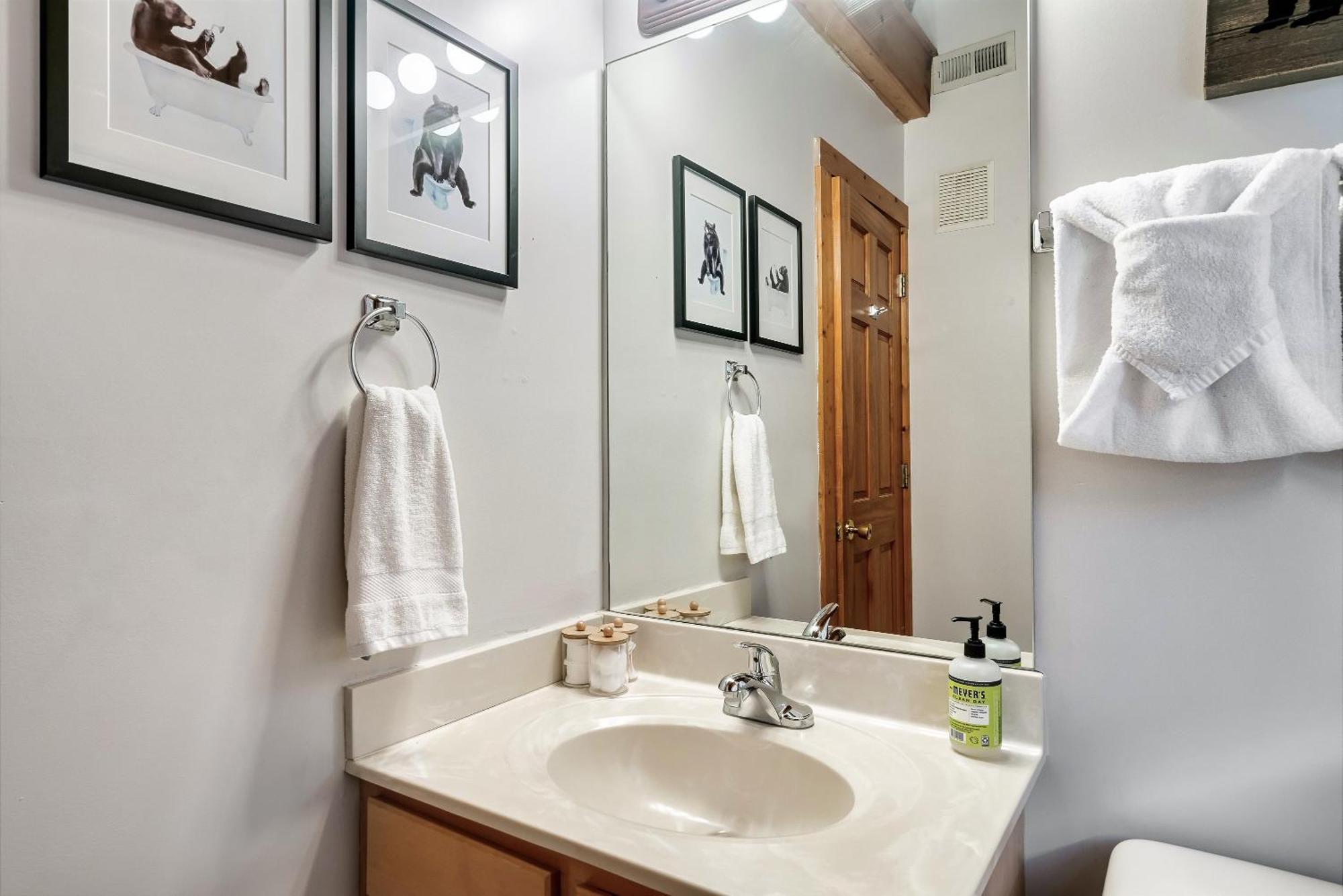 Holiday home Pet Friendly 2br Just 5 Min To Pkwy! Free Attraction Tickets
