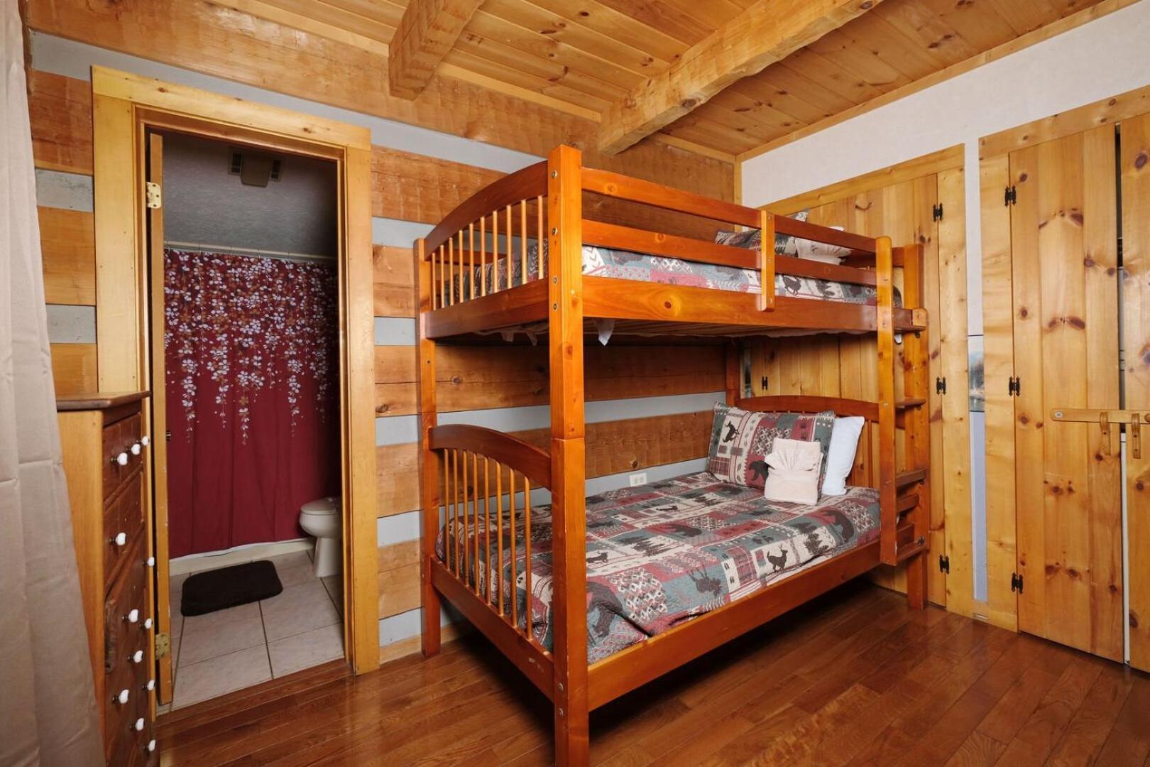 Cozy 2br Hot Tub Free Attraction Tickets Holiday home