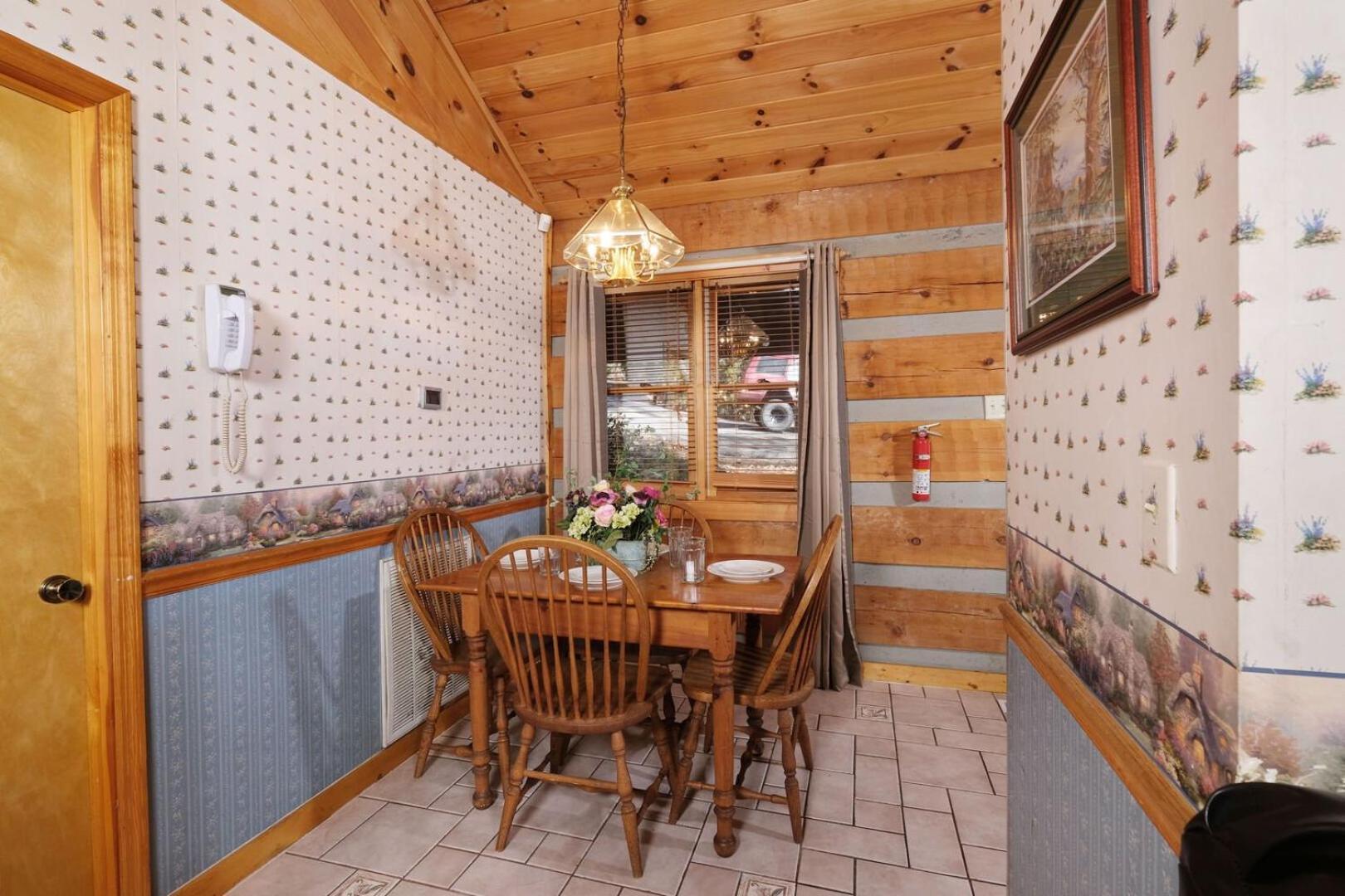 Cozy 2br Hot Tub Free Attraction Tickets Holiday home Pigeon Forge
