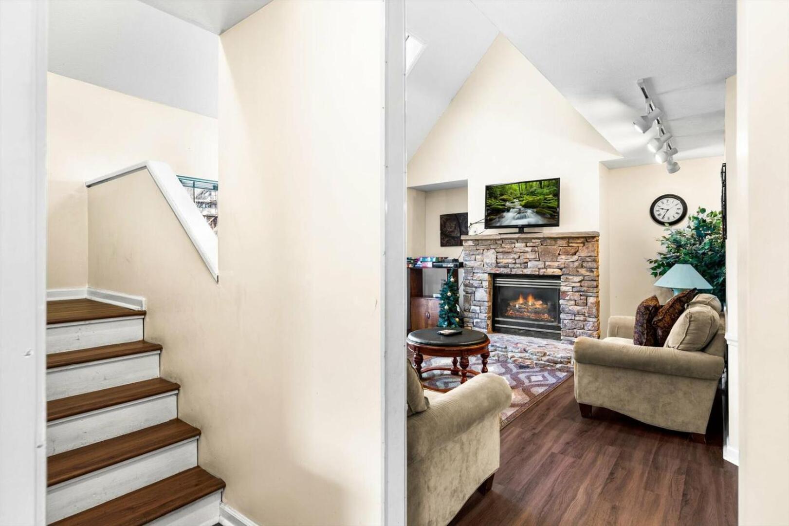 Relaxing 2br 10 Min To Pkwy! Free Attraction Tickets *
