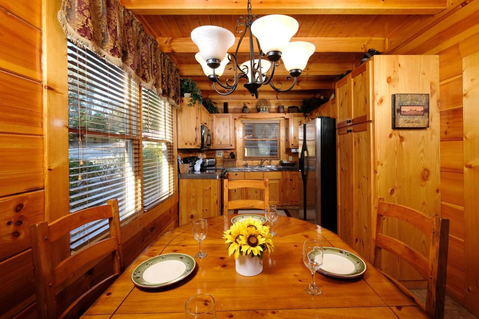 Holiday home Cozy 1br Ziplines Hot Tub Pool Table Free Attraction Tickets Pigeon Forge