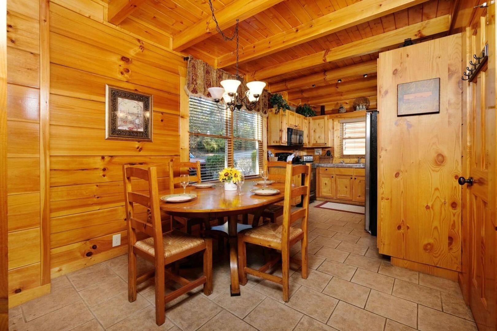 Holiday home Cozy 1br Ziplines Hot Tub Pool Table Free Attraction Tickets Pigeon Forge