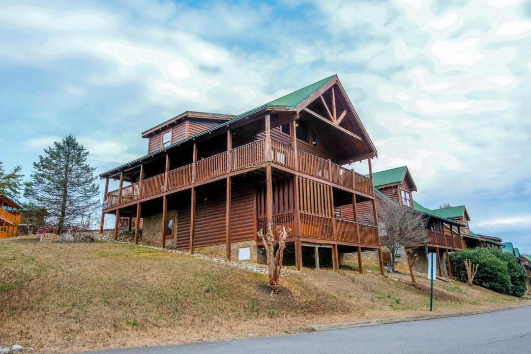 Holiday home Spacious 4br 5 Min To Pkwy Hot Tub Free Attraction Tickets *