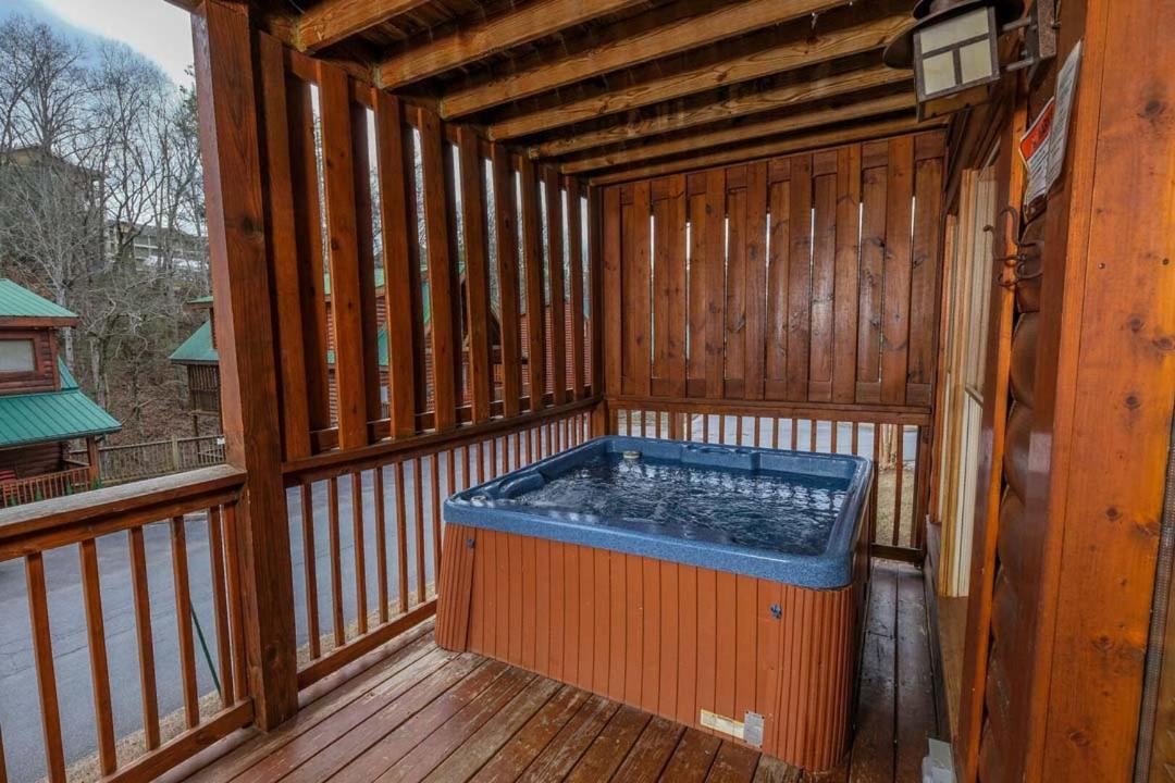 Holiday home Spacious 4br 5 Min To Pkwy Hot Tub Free Attraction Tickets *