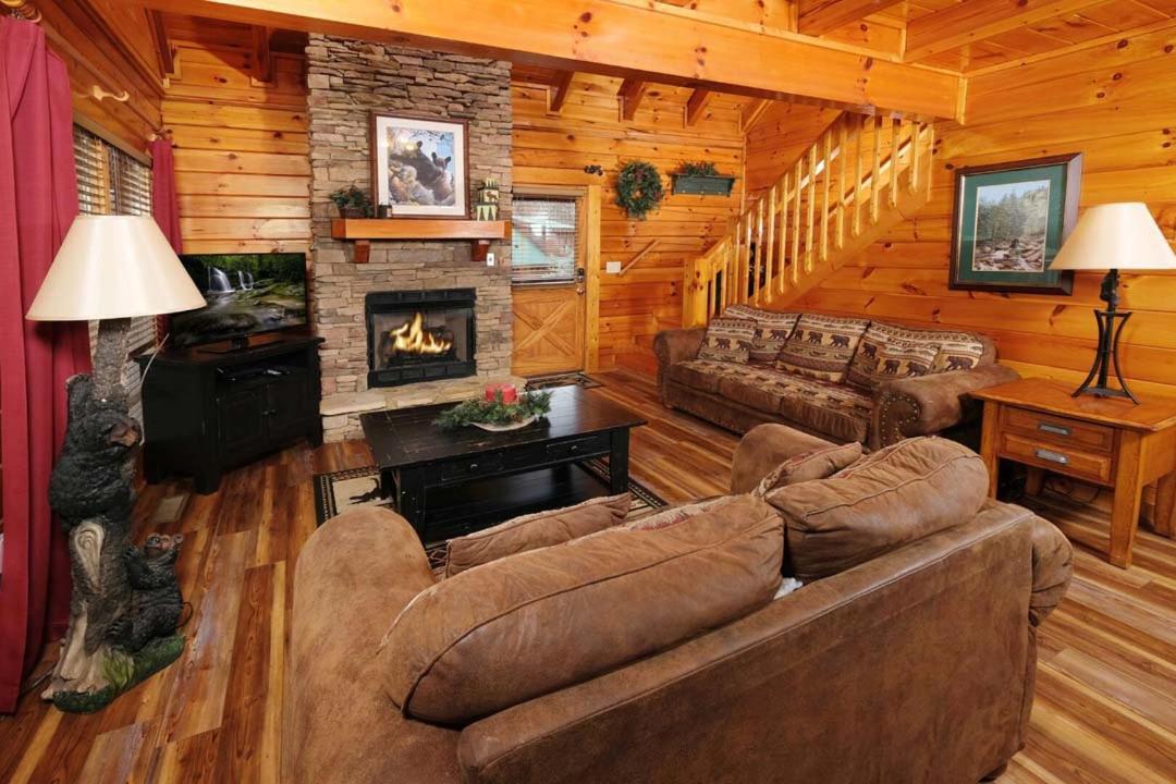 Spacious 4br 5 Min To Pkwy Hot Tub Free Attraction Tickets