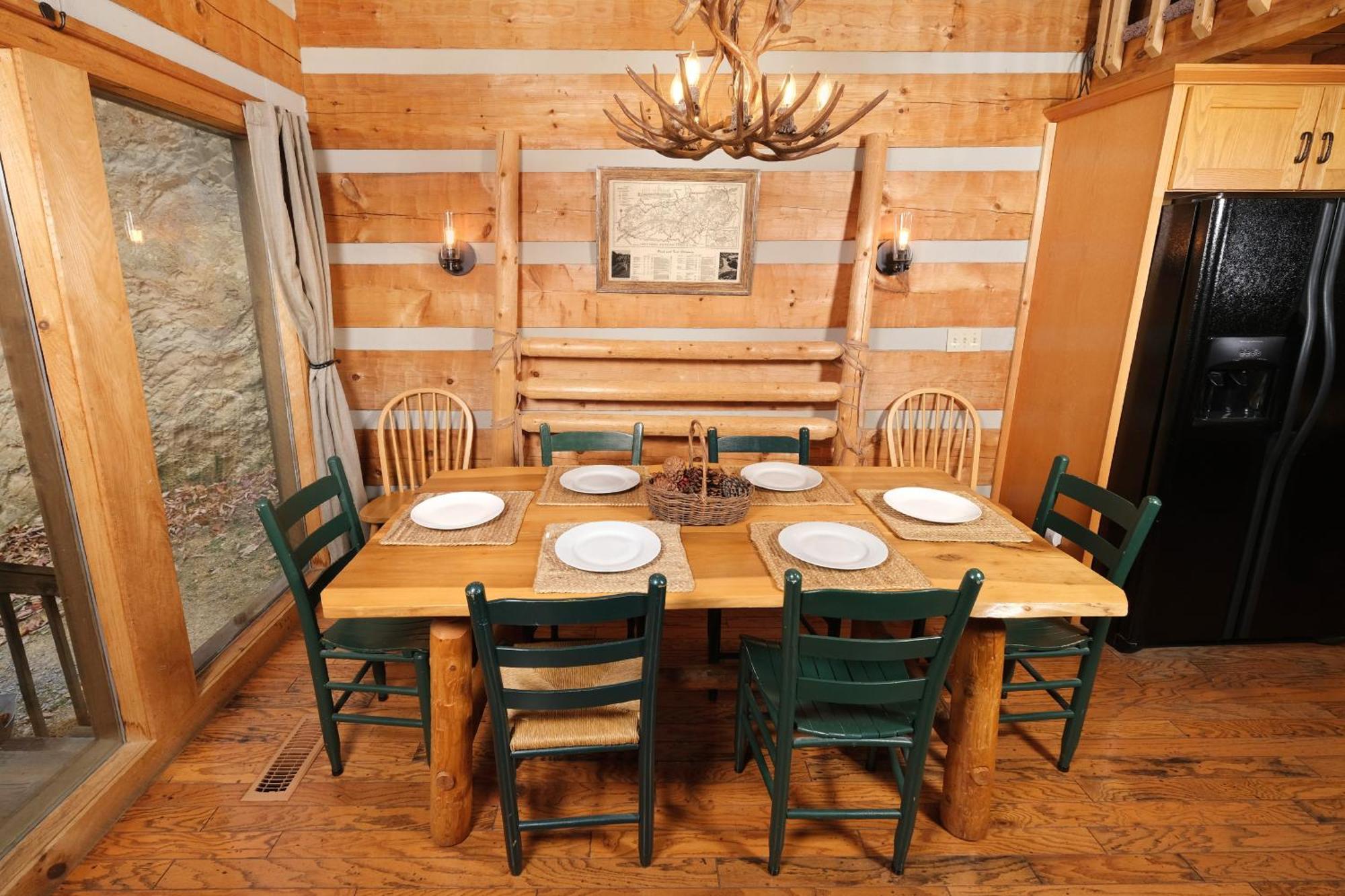 Cozy 1br Stunning Views Hot Tub Fire Pit Free Attraction Tickets Holiday home Pigeon Forge