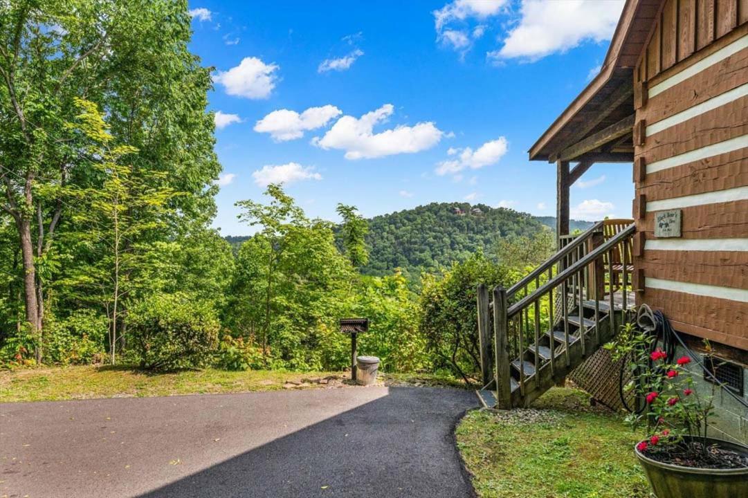 Holiday home Black Bear's Den By Colonial *