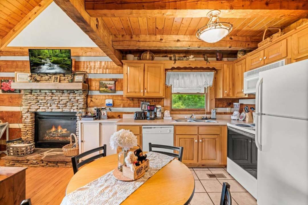 Holiday home Black Bear's Den By Colonial
