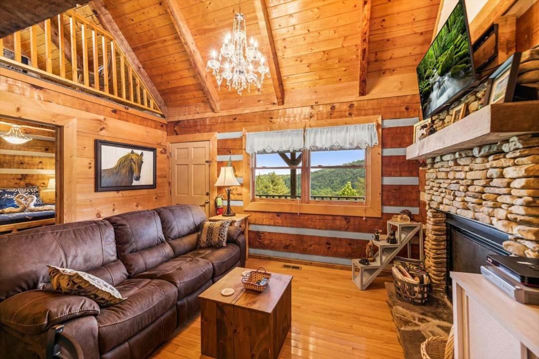 Holiday home Black Bear's Den By Colonial *
