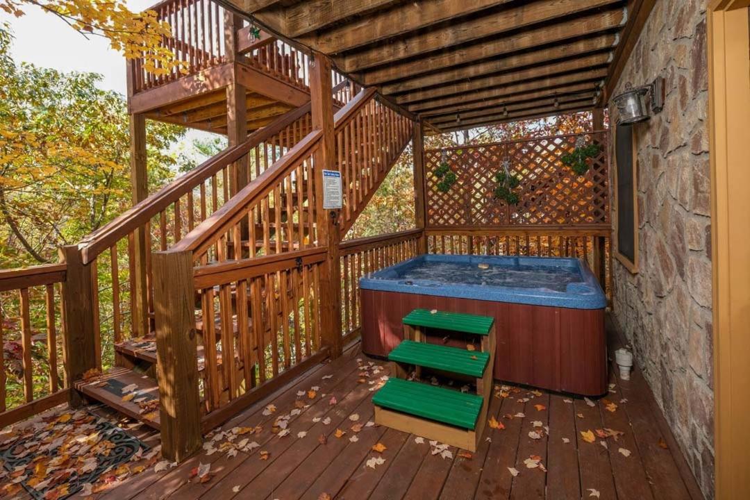 Holiday home Beauty And The Bear By Colonial Properties