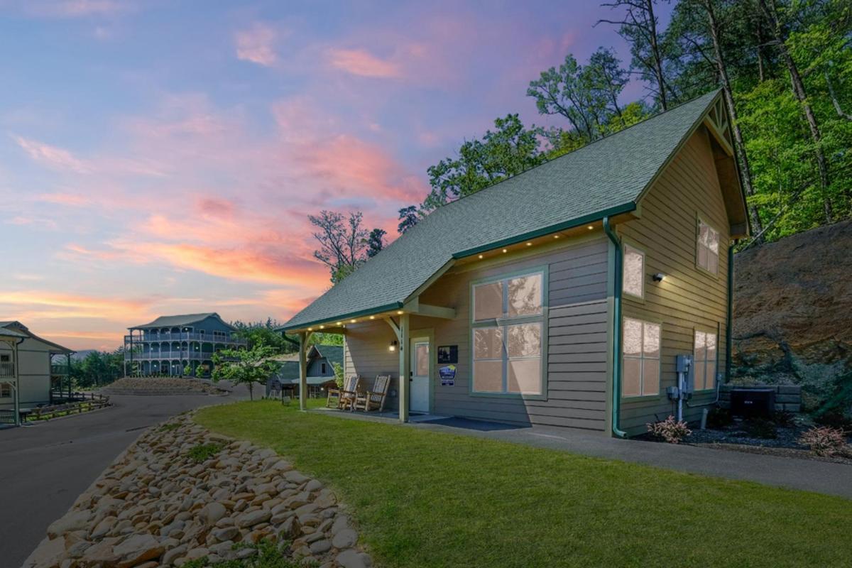 Relaxing 2br Just 5 Min To Parkway! Free Attraction Tickets Holiday home Pigeon Forge