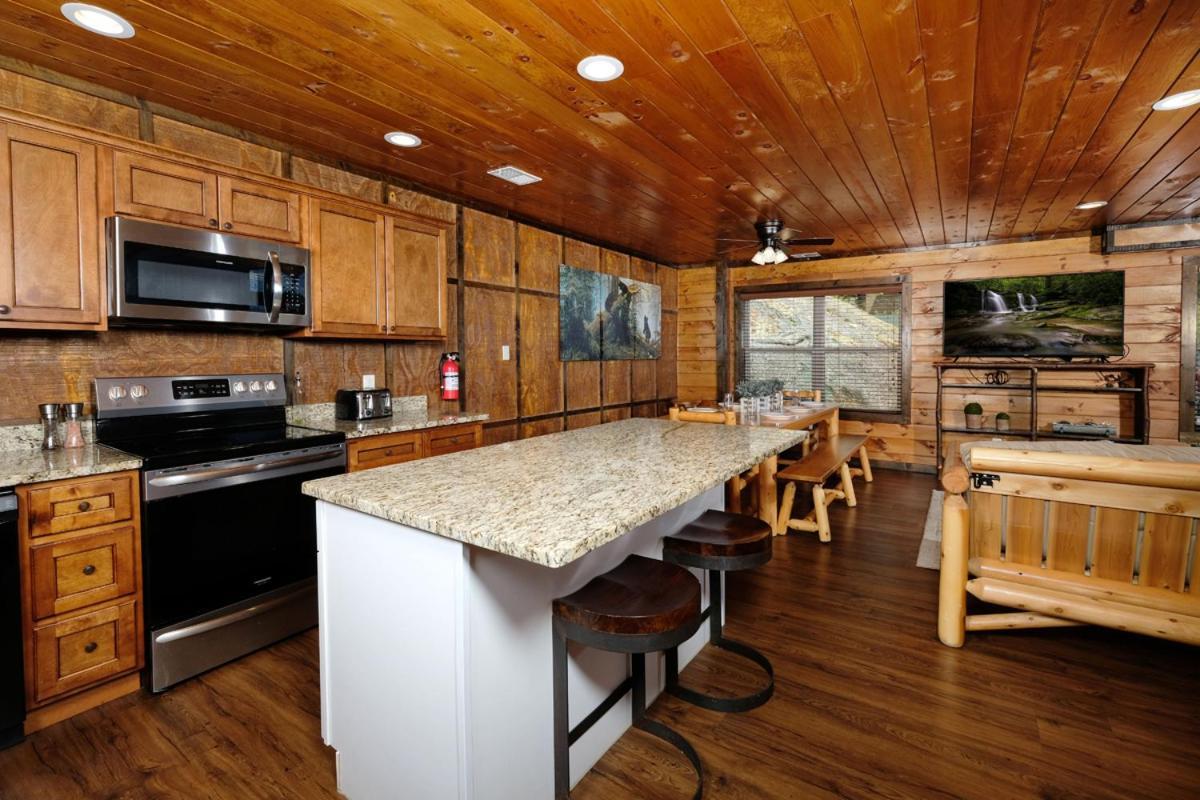 Relaxing 2br Just 5 Min To Parkway! Free Attraction Tickets Pigeon Forge