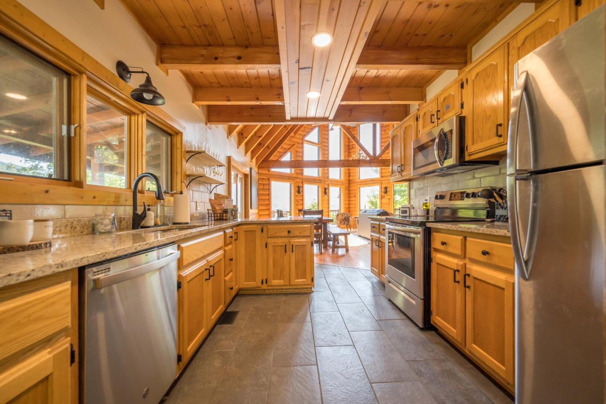 Breathtaking 5-bedroom Getaway With Game Room, Hot Tub, And Theatre Holiday home *