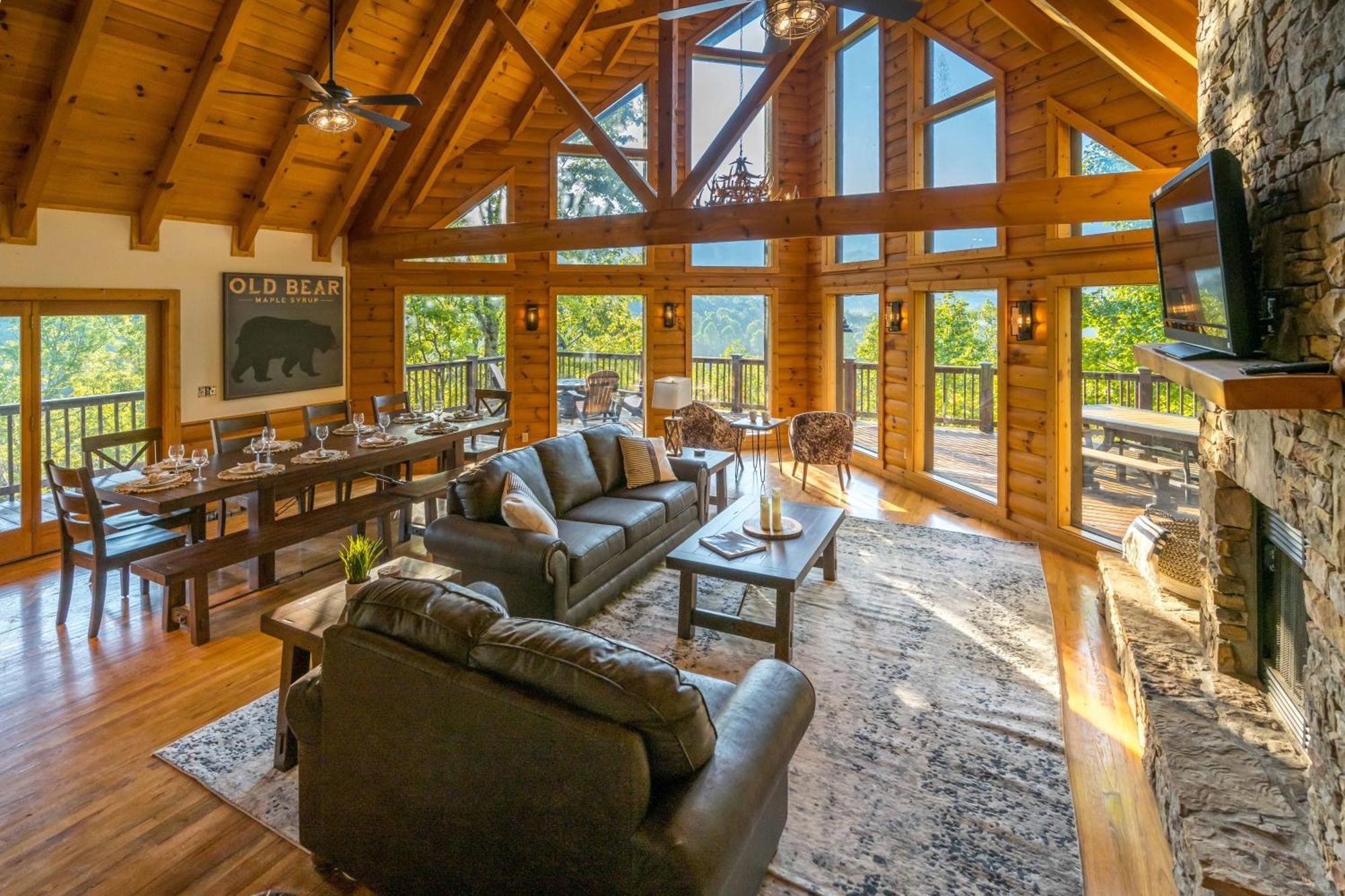 Holiday home Breathtaking 5-bedroom Getaway With Game Room, Hot Tub, And Theatre