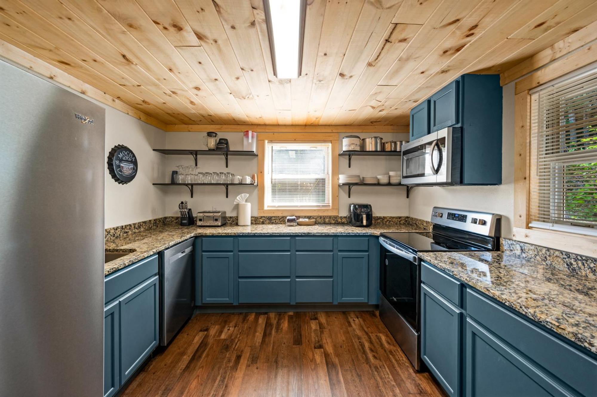 Holiday home Location, Hot Tub, Theater, Grill, Ez Roads