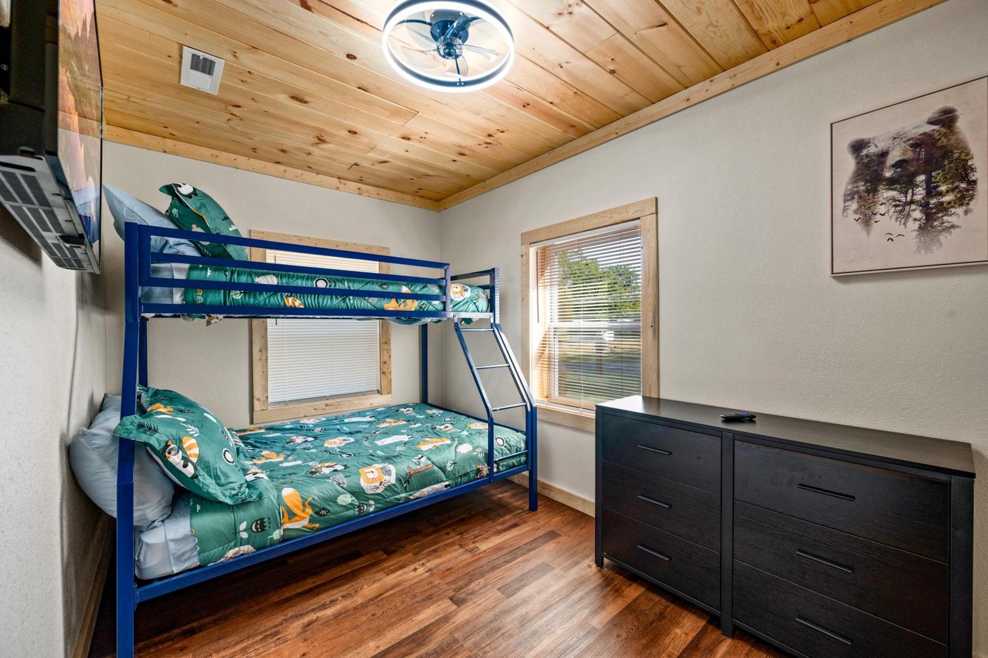 Holiday home Location, Hot Tub, Theater, Grill, Ez Roads Pigeon Forge